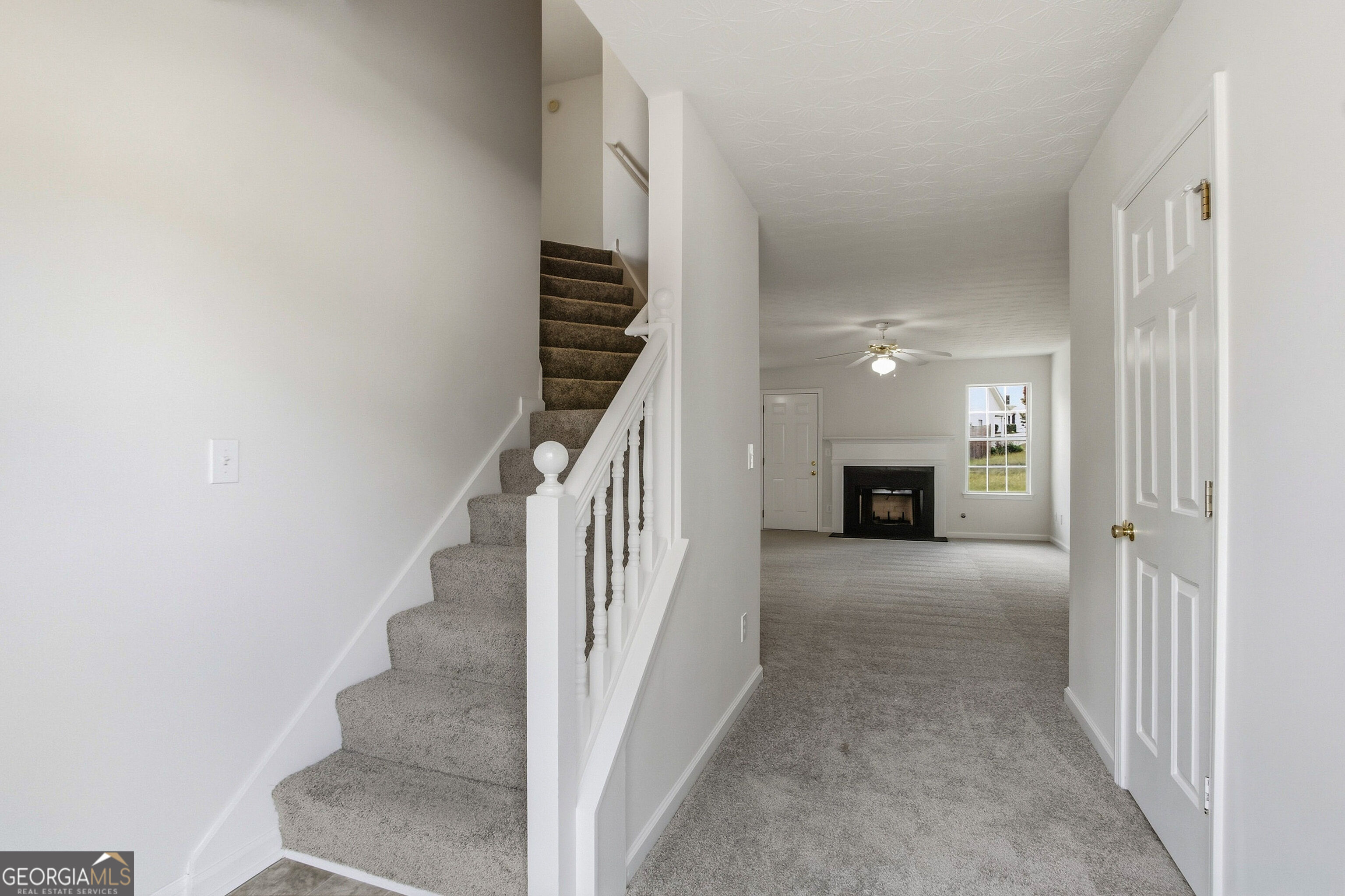 2571 N Hill Parkway Property Photo 13