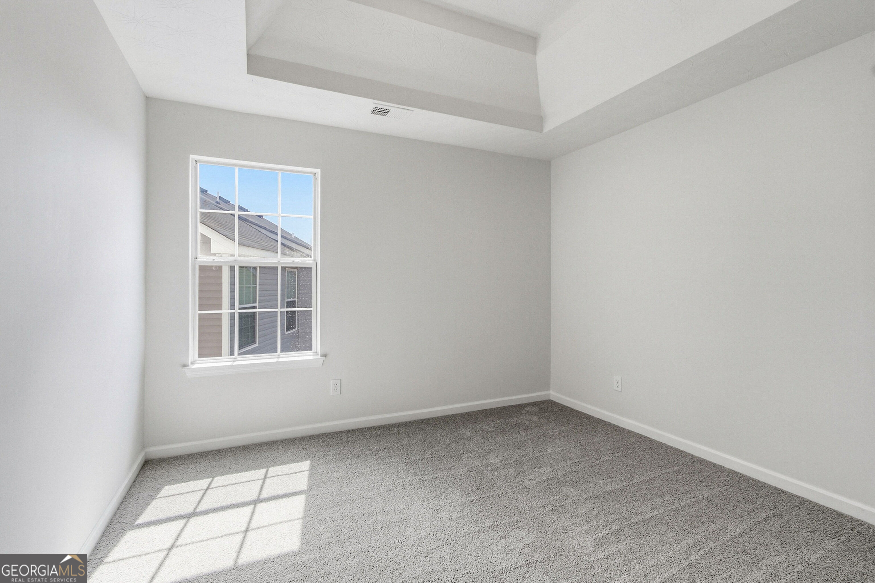 2571 N Hill Parkway Property Photo 16