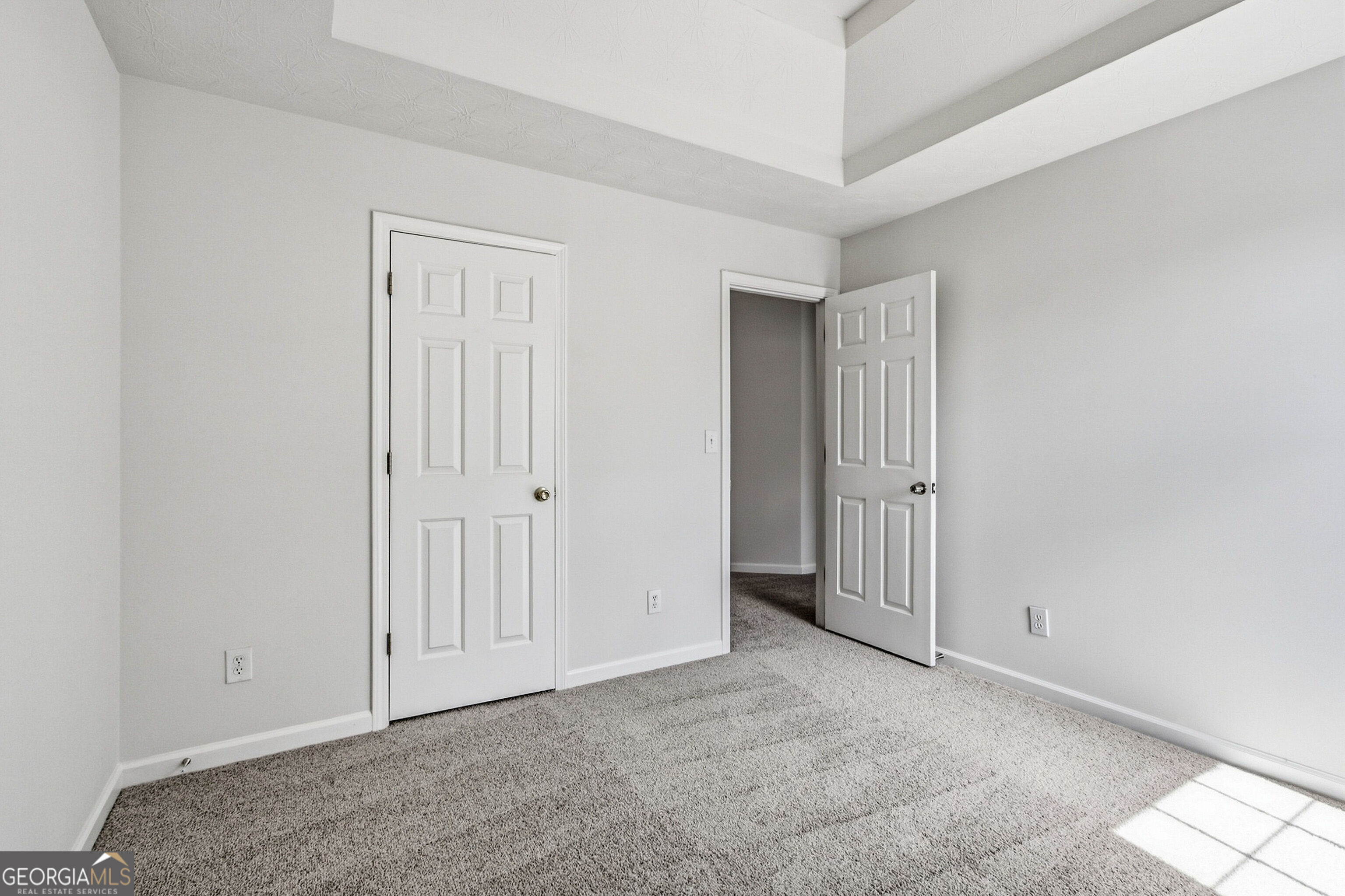 2571 N Hill Parkway Property Photo 17