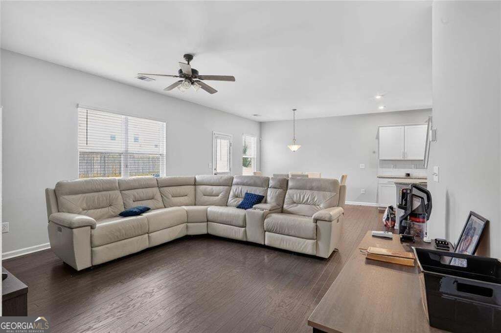 616 Blue Ash Court Property Photo 12