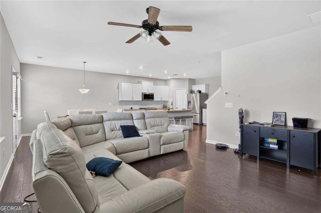 616 Blue Ash Court Property Photo 13