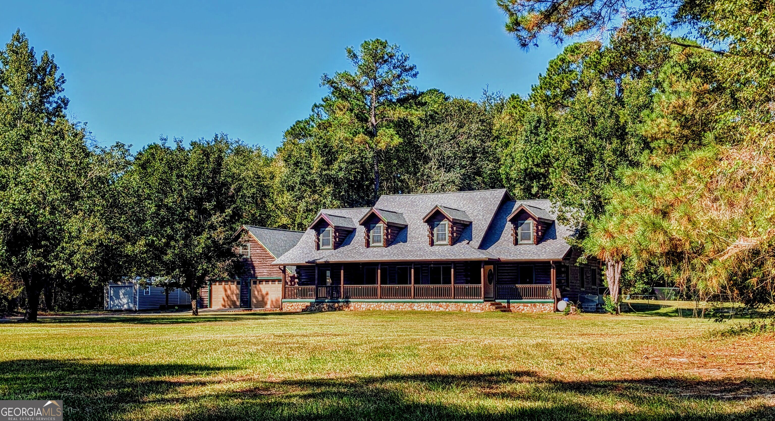 817 Lakeview Road Property Photo 1