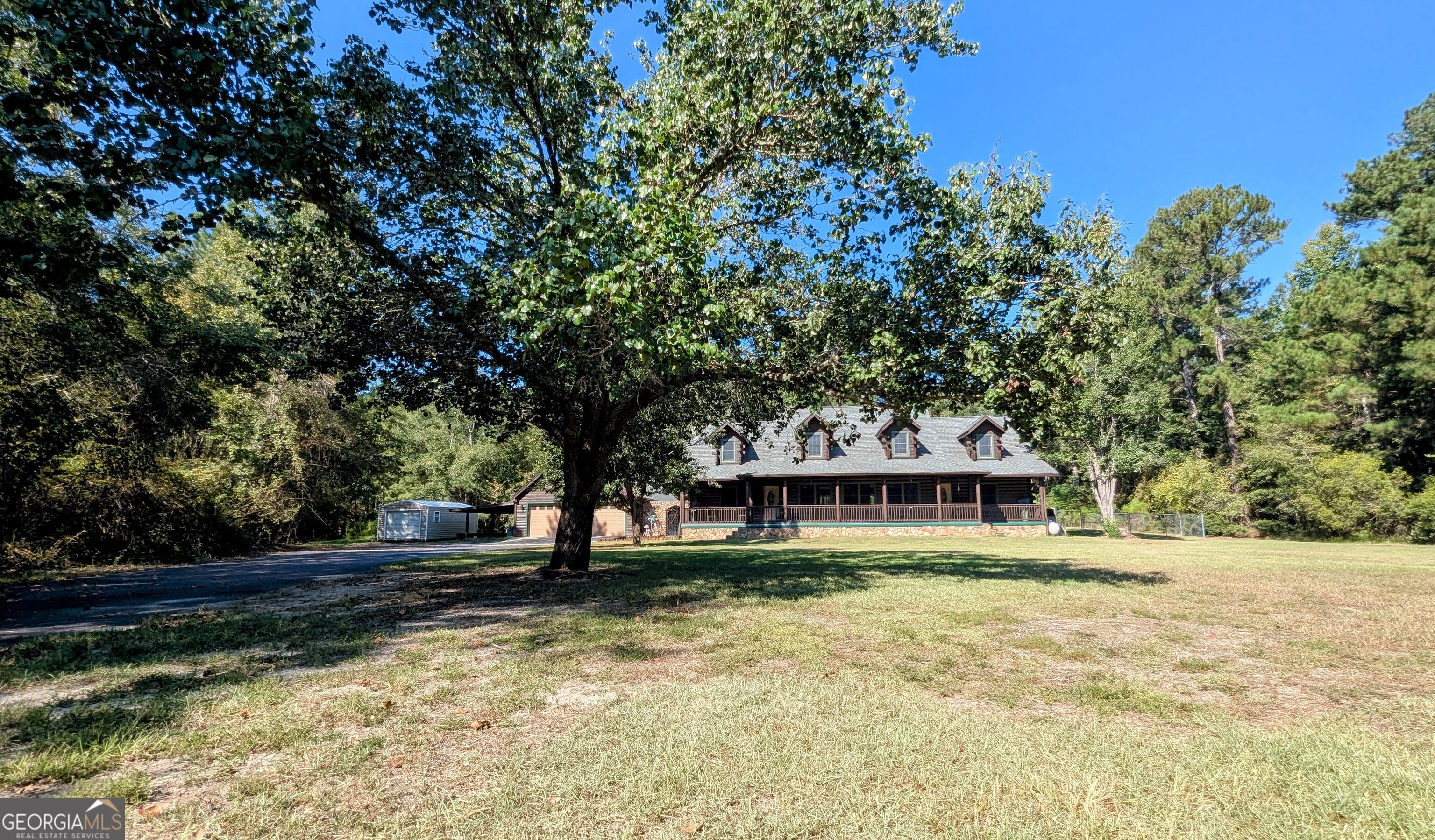817 Lakeview Road Property Photo 3