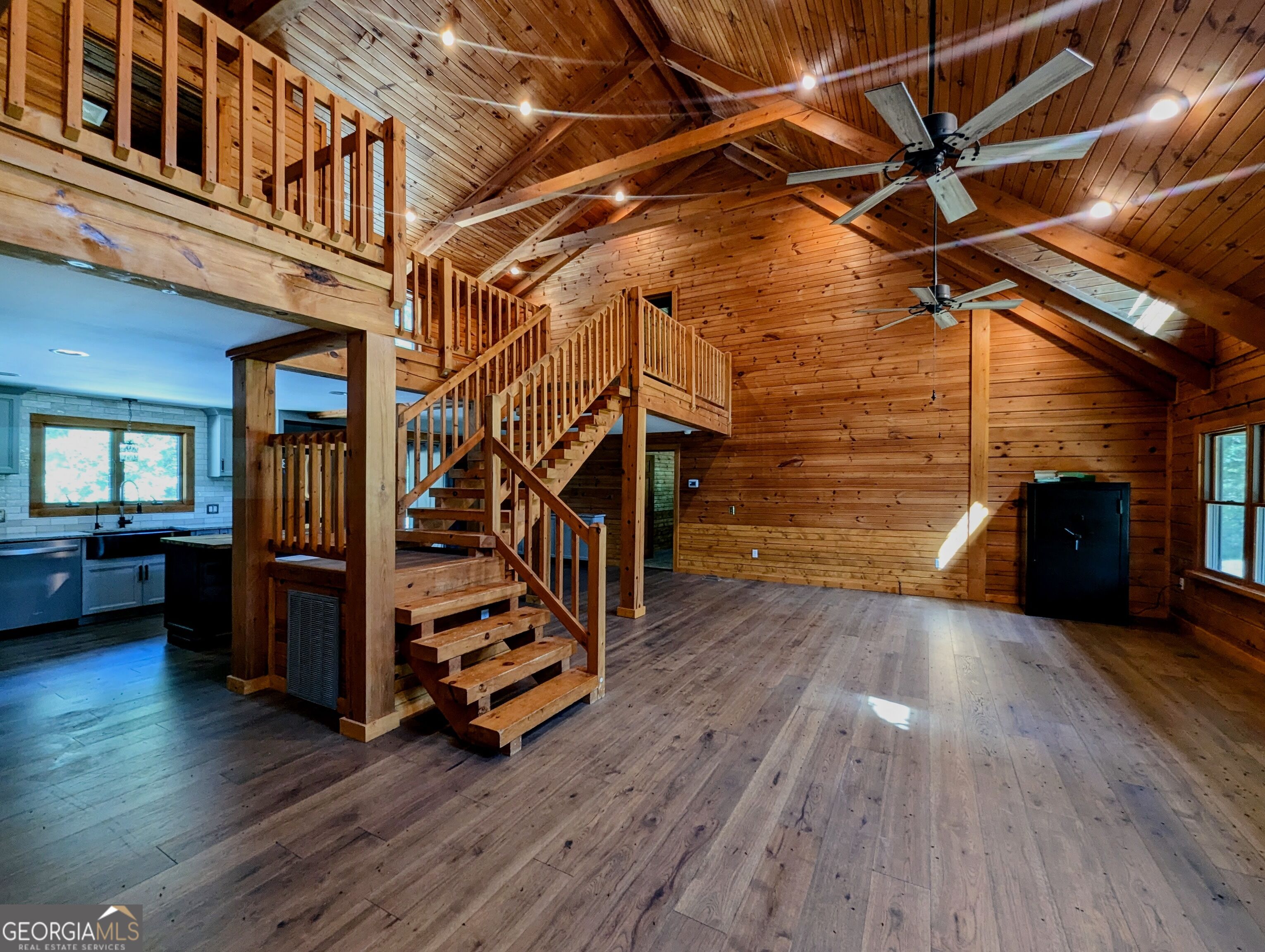 817 Lakeview Road Property Photo 8