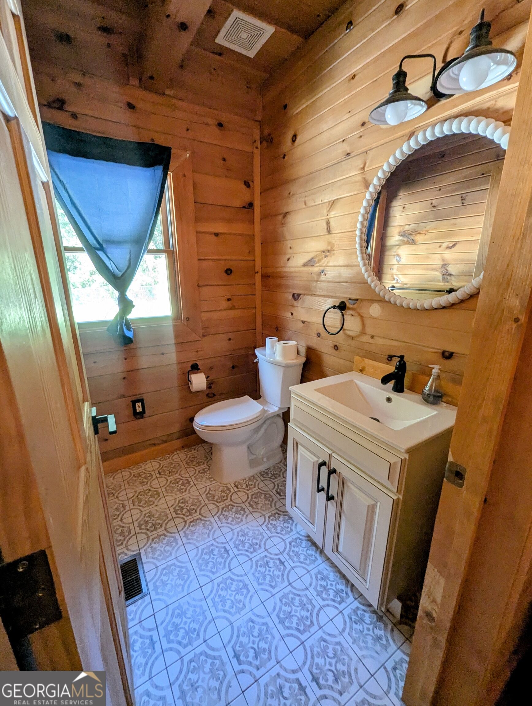 817 Lakeview Road Property Photo 23