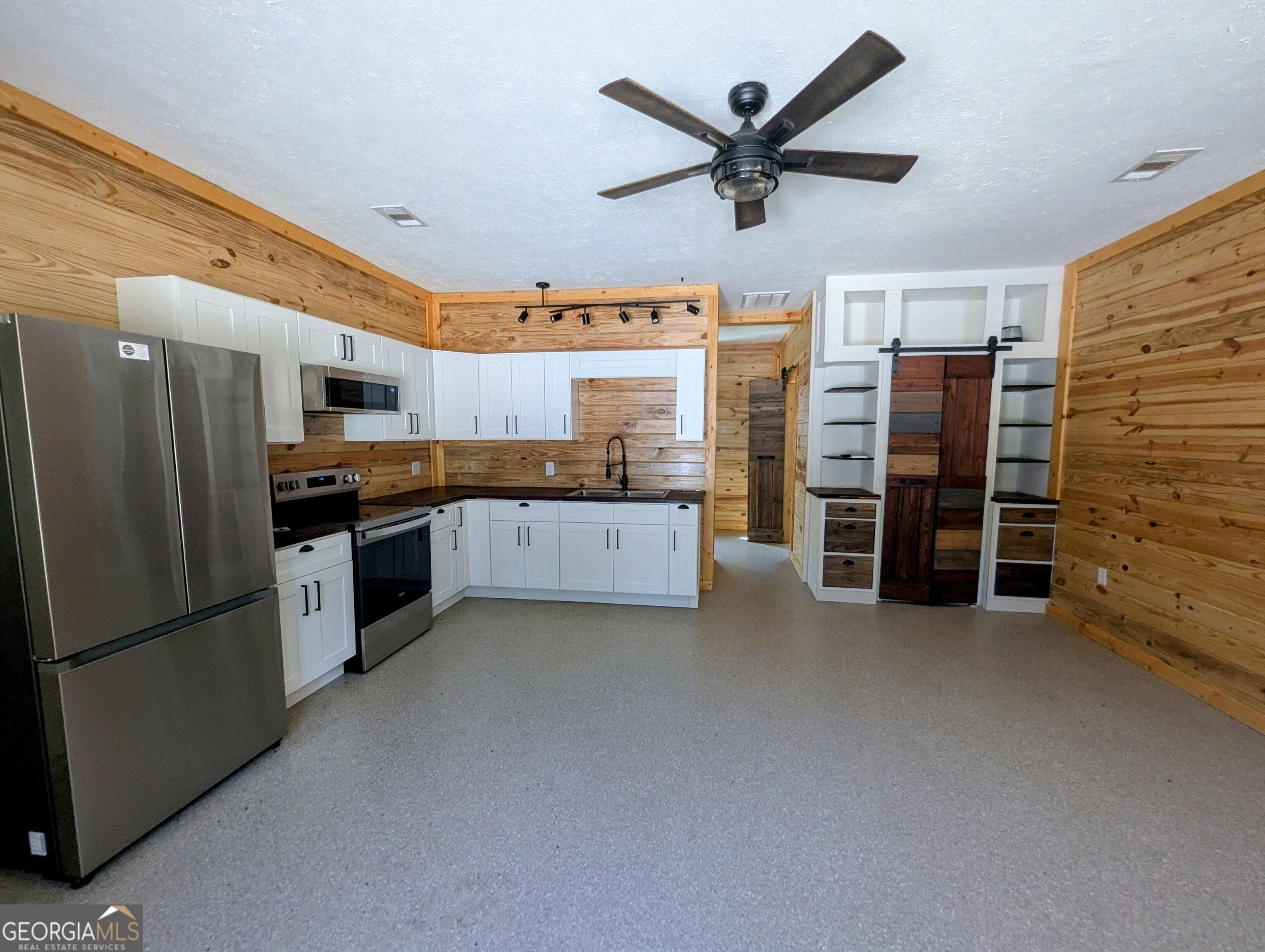 817 Lakeview Road Property Photo 38