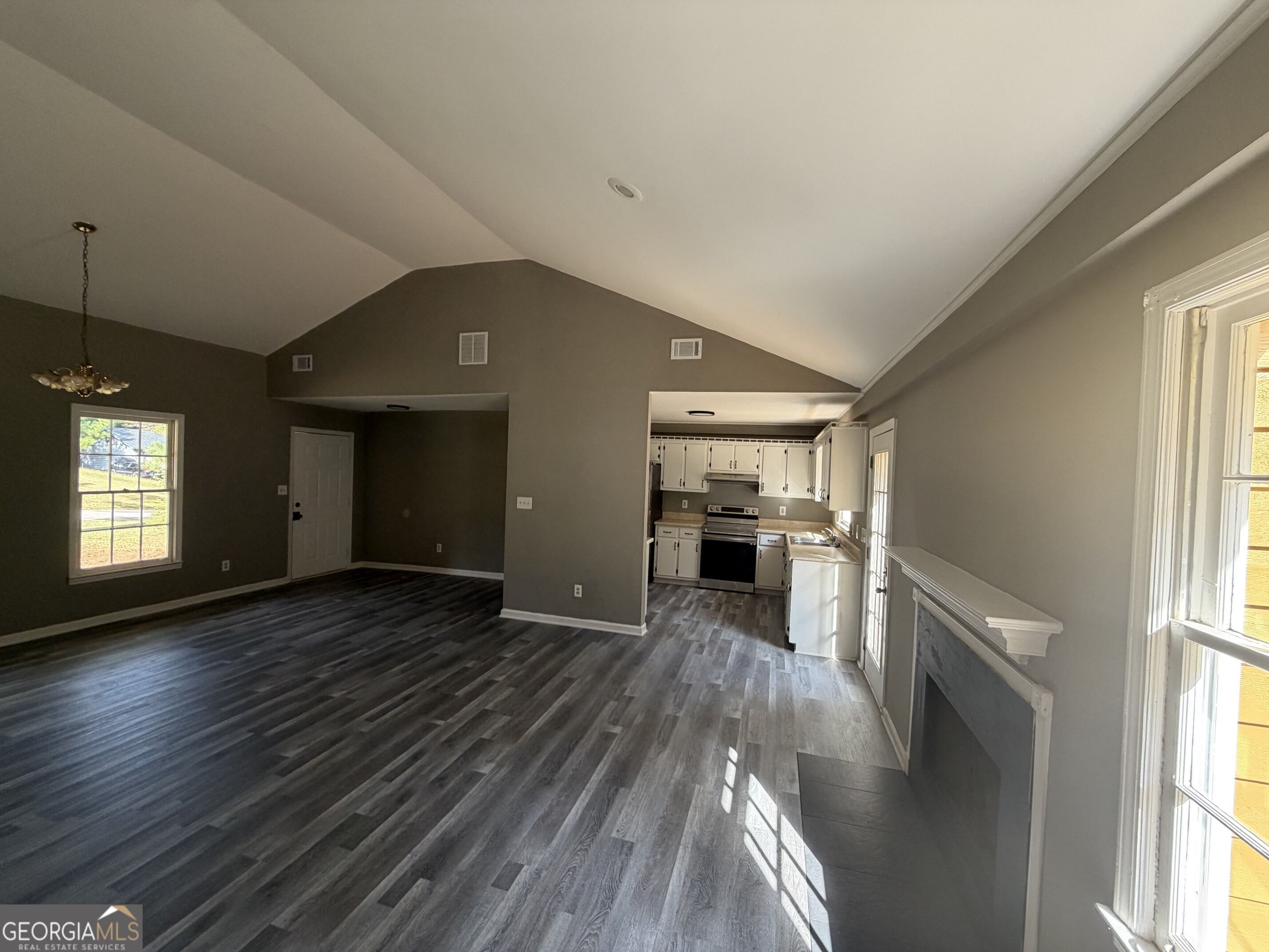 55 Valley Court Property Photo 2