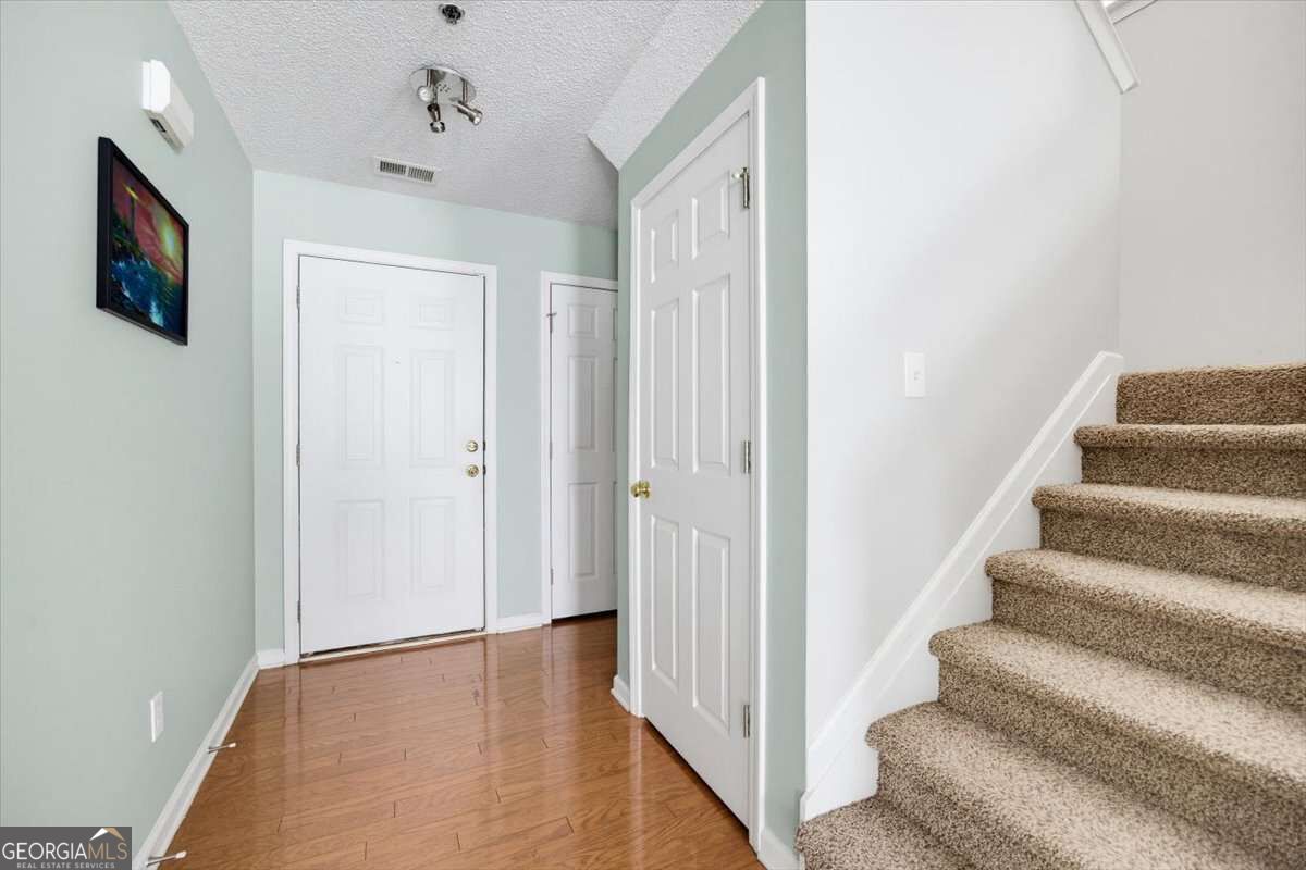 245 Cottonwood Creek Circle Property Photo 4