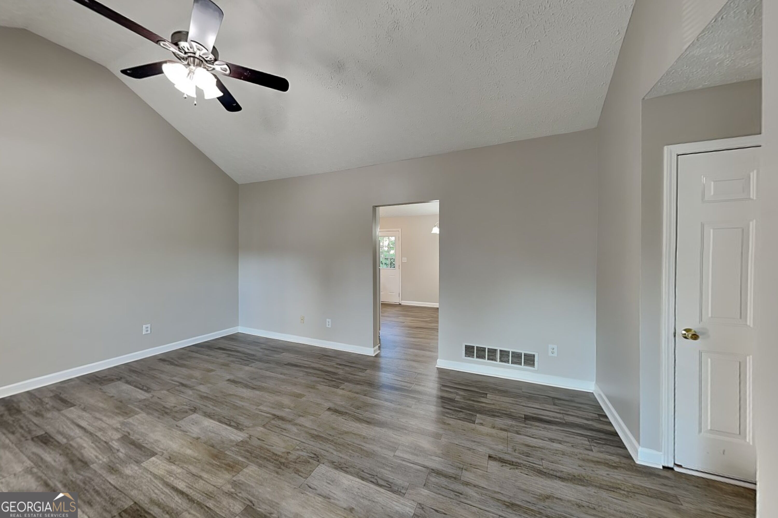 105 Copper Mine Lane Property Photo 4