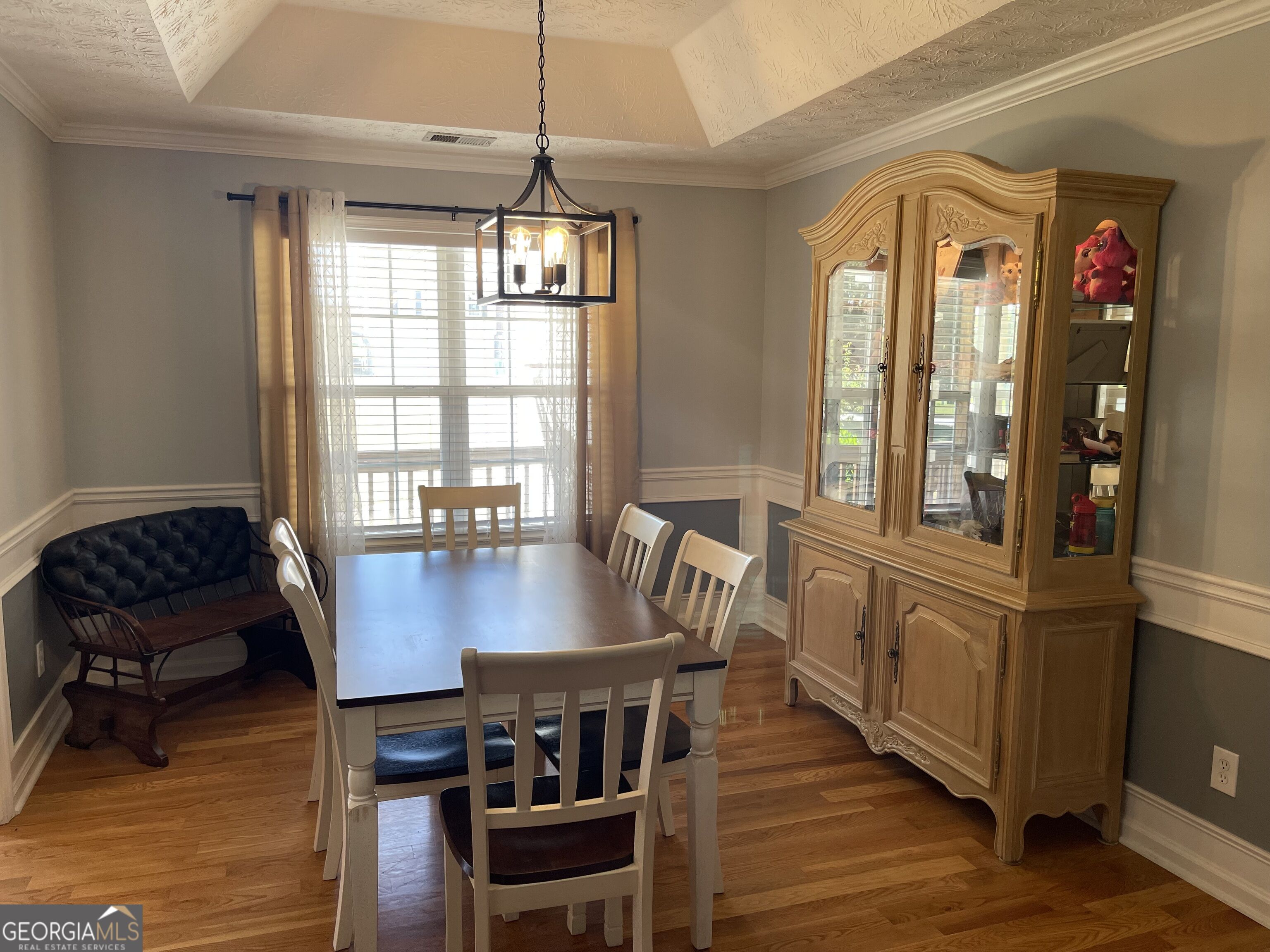 587 Saddle Ridge Drive Property Photo 3