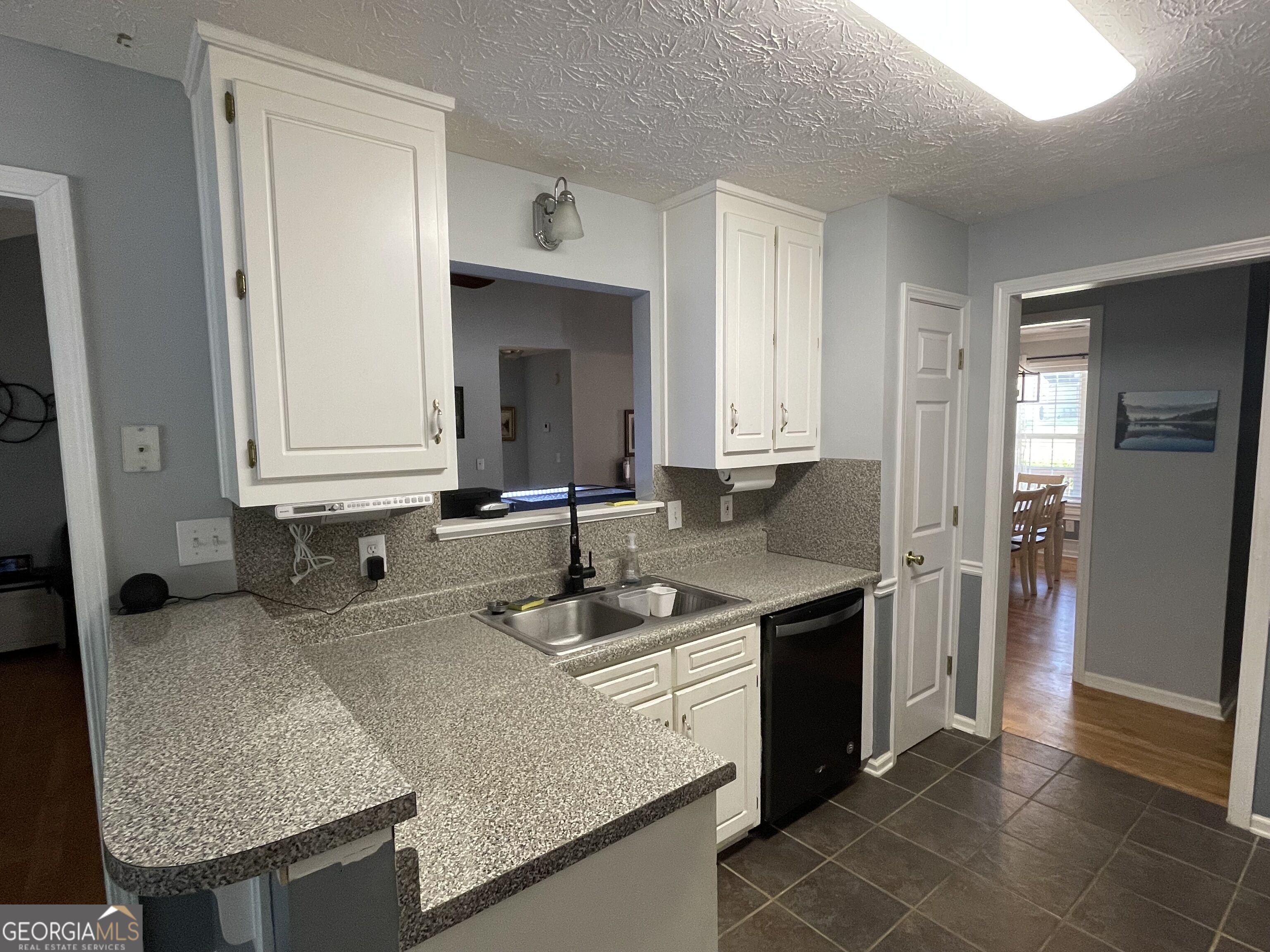 587 Saddle Ridge Drive Property Photo 5
