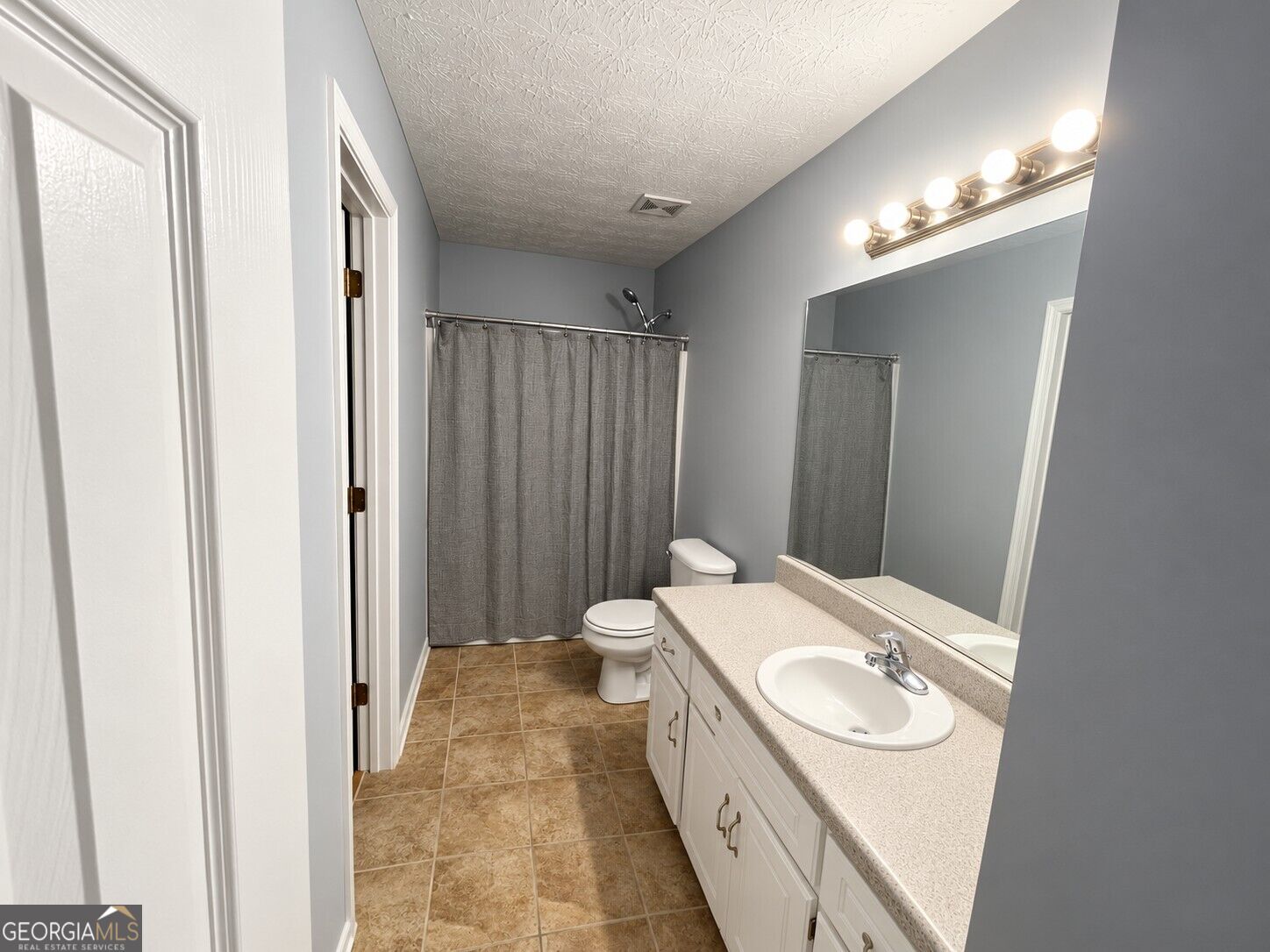 587 Saddle Ridge Drive Property Photo 9