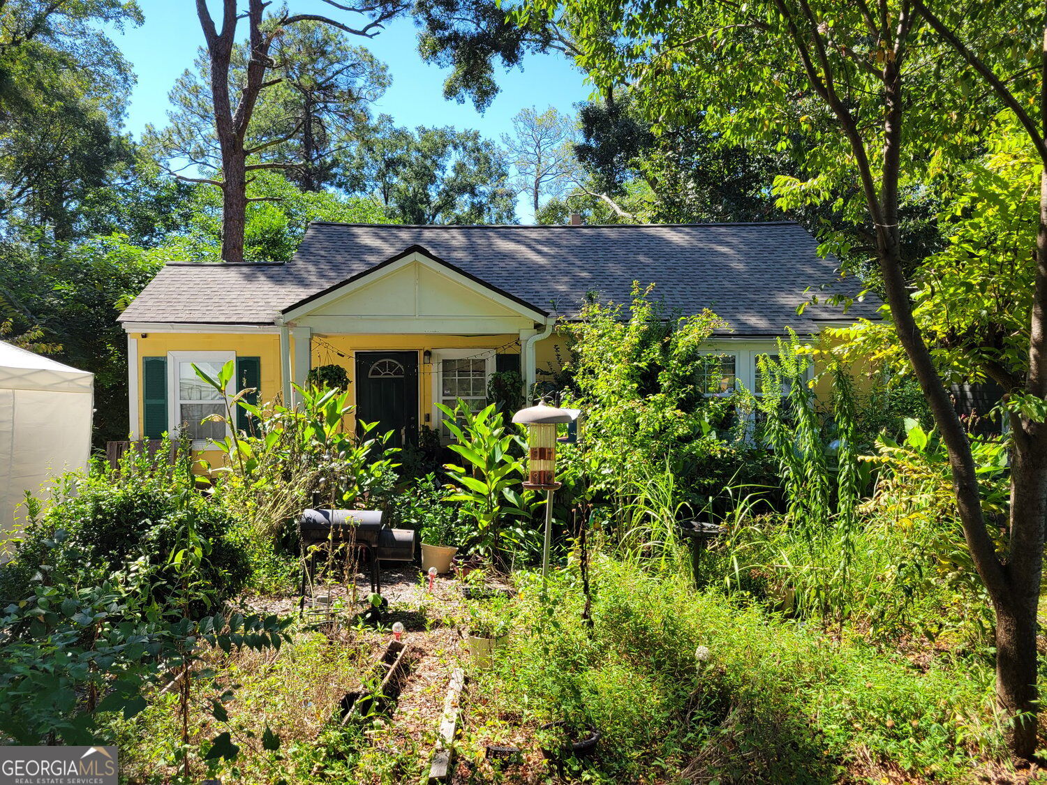 2042 Arlington Circle Nw Property Photo 1