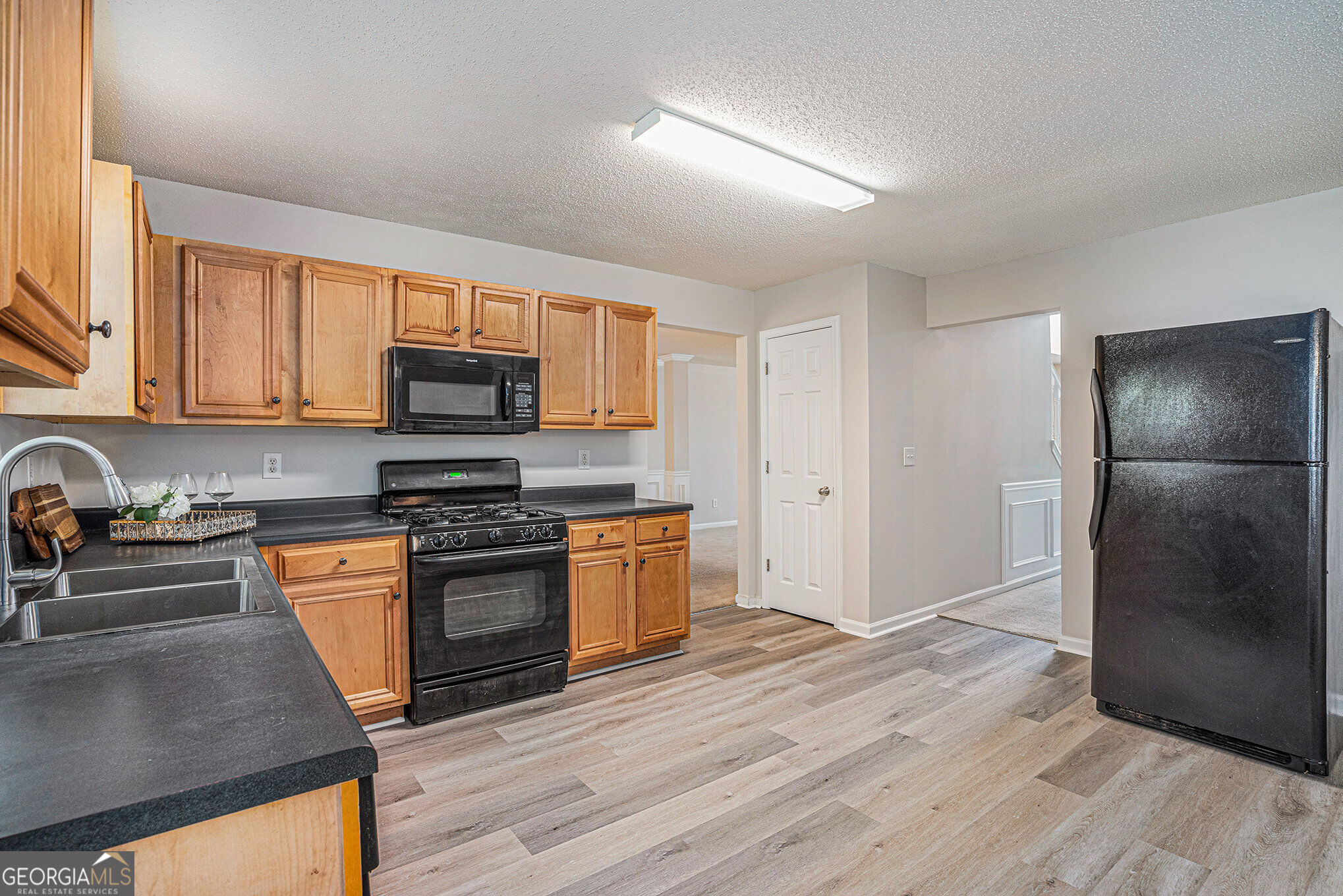 1492 Saint George Place Property Photo 13