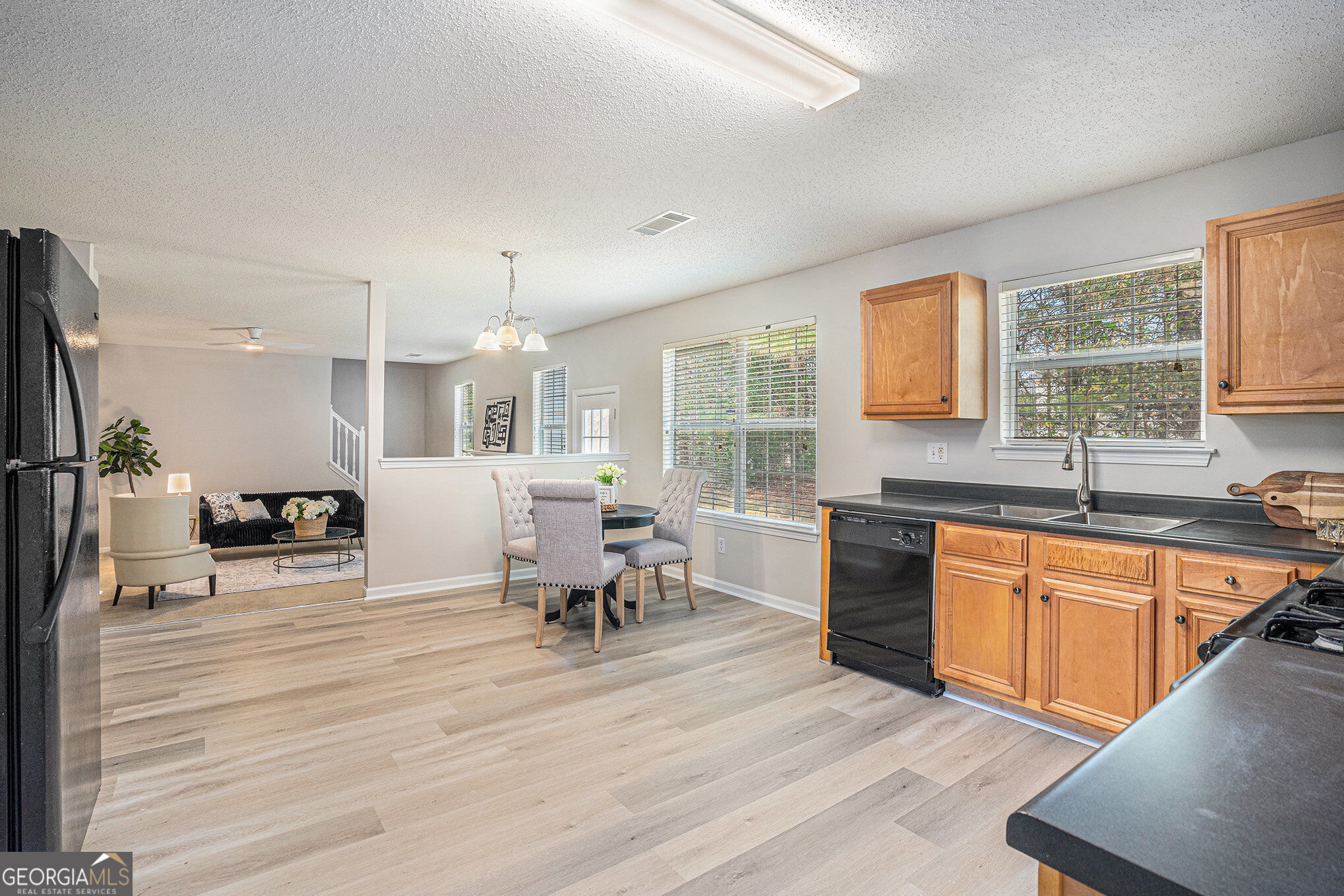 1492 Saint George Place Property Photo 14