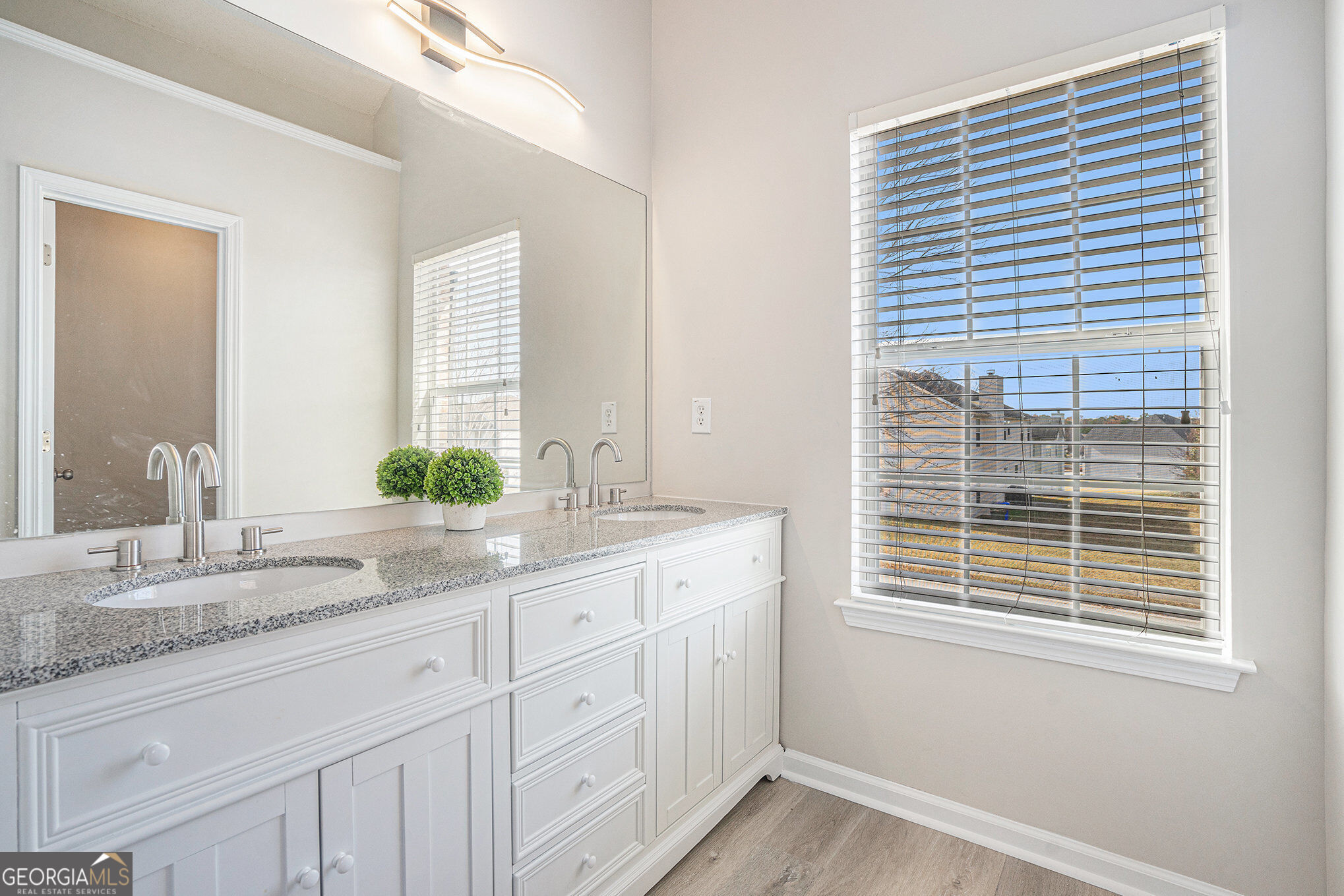 1492 Saint George Place Property Photo 18