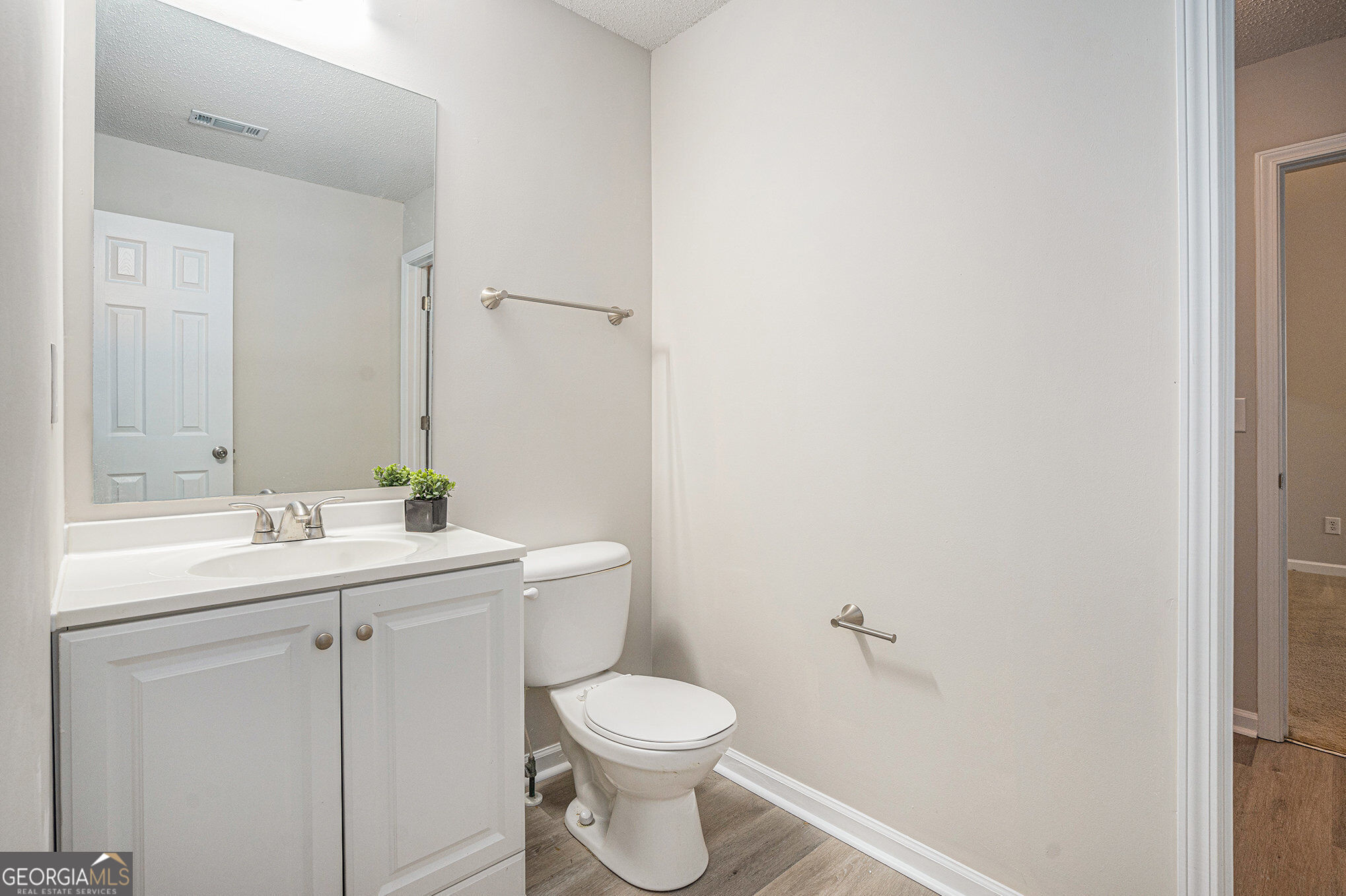 1492 Saint George Place Property Photo 28