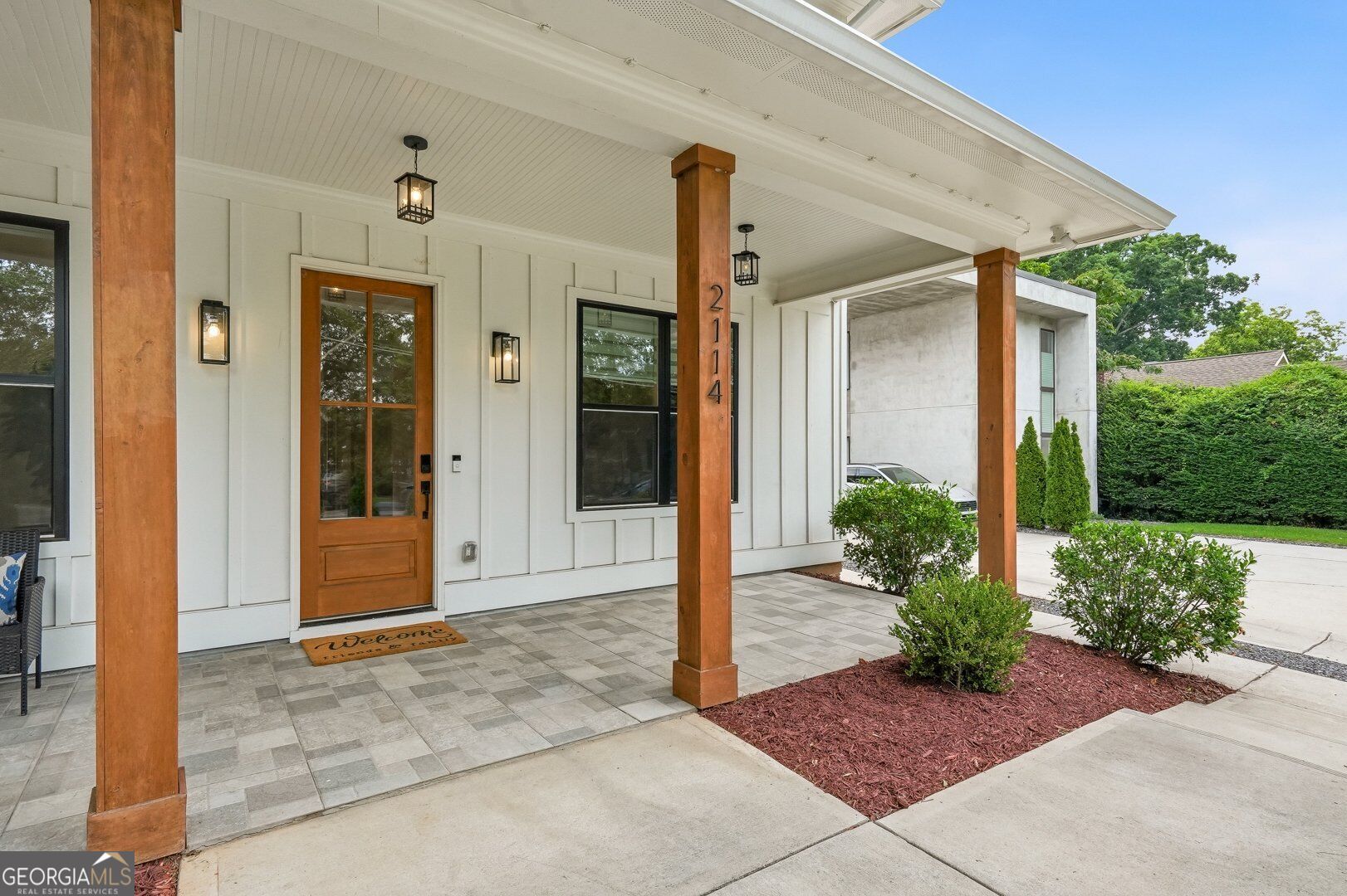 2114 Memorial Drive Se Property Photo 5