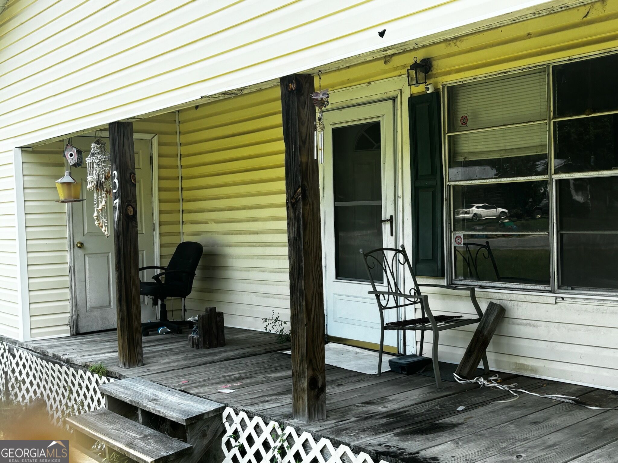 37 S Jackson Avenue Property Photo 3