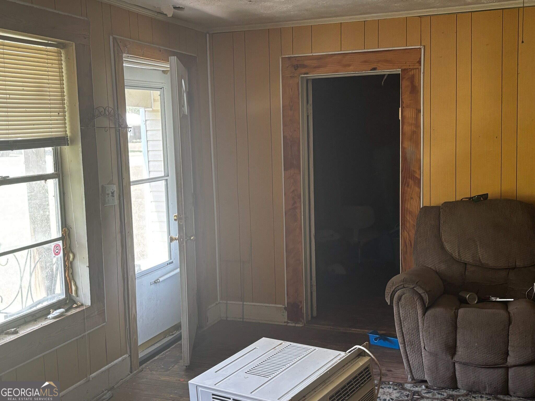37 S Jackson Avenue Property Photo 8