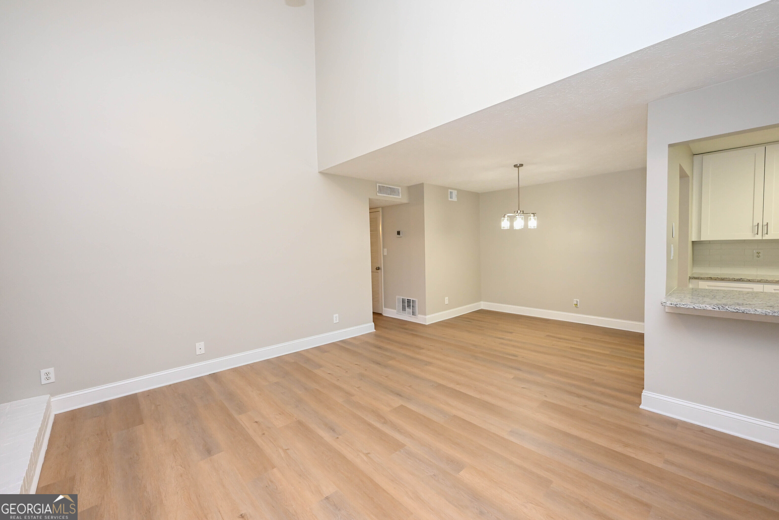 3930 Cedar Circle Property Photo 4