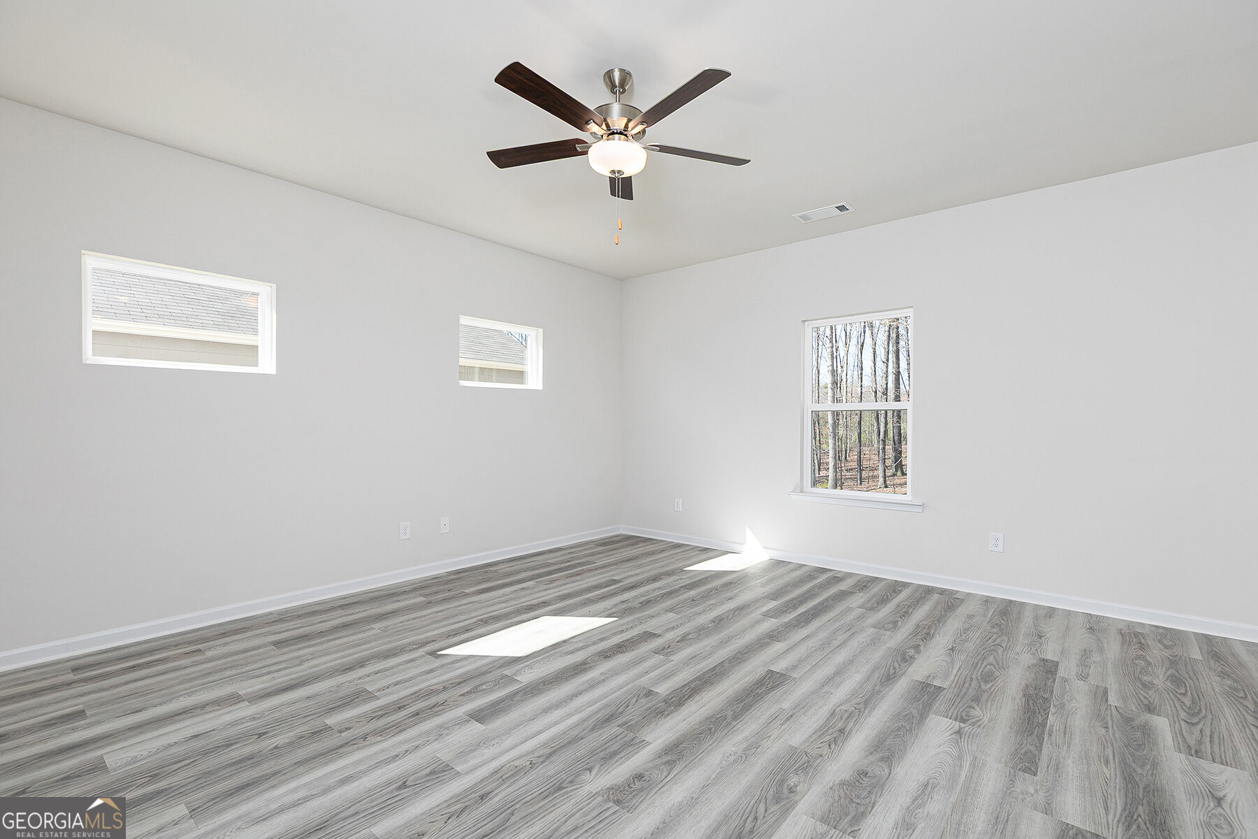 306 Collins Place Property Photo 4