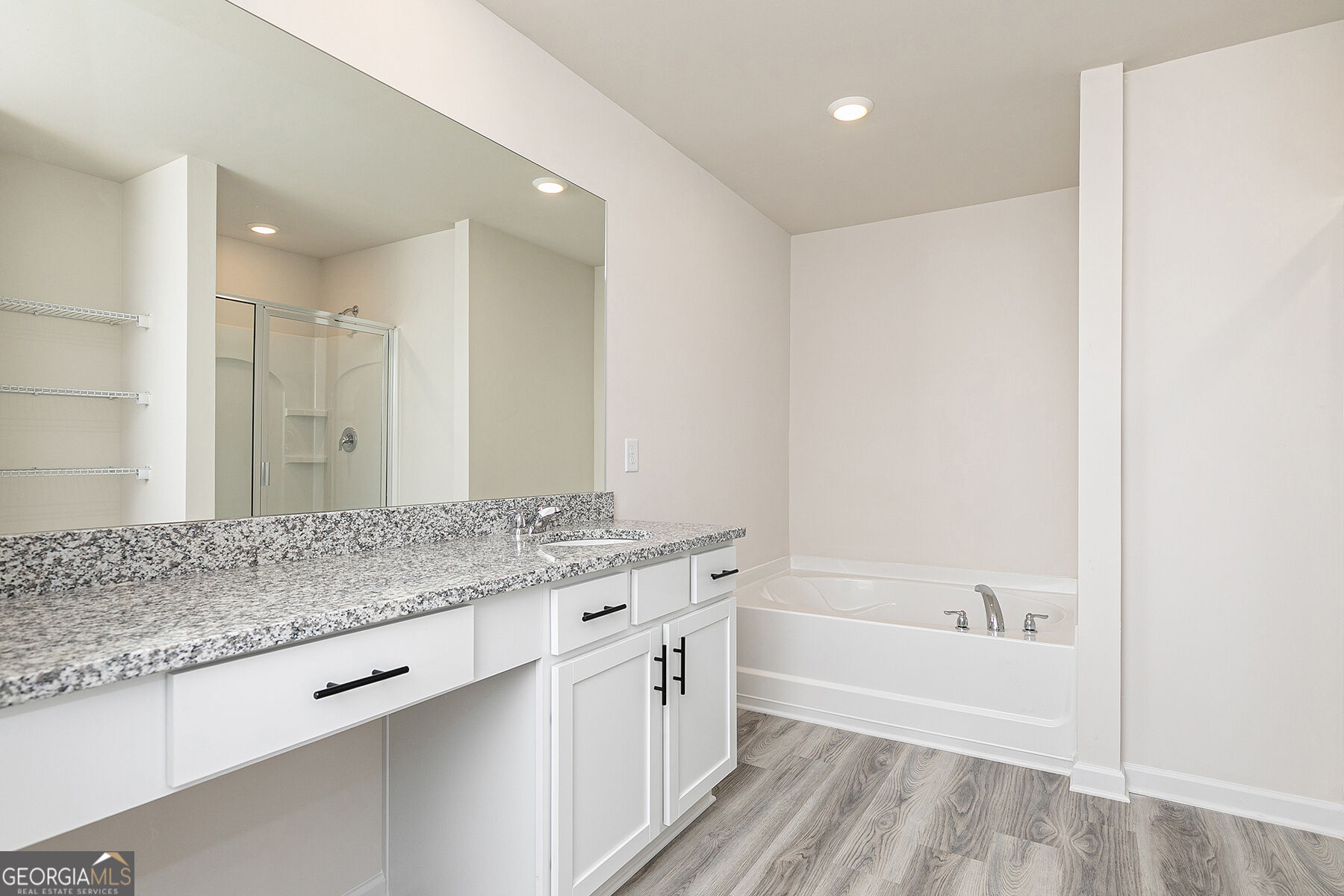 306 Collins Place Property Photo 18
