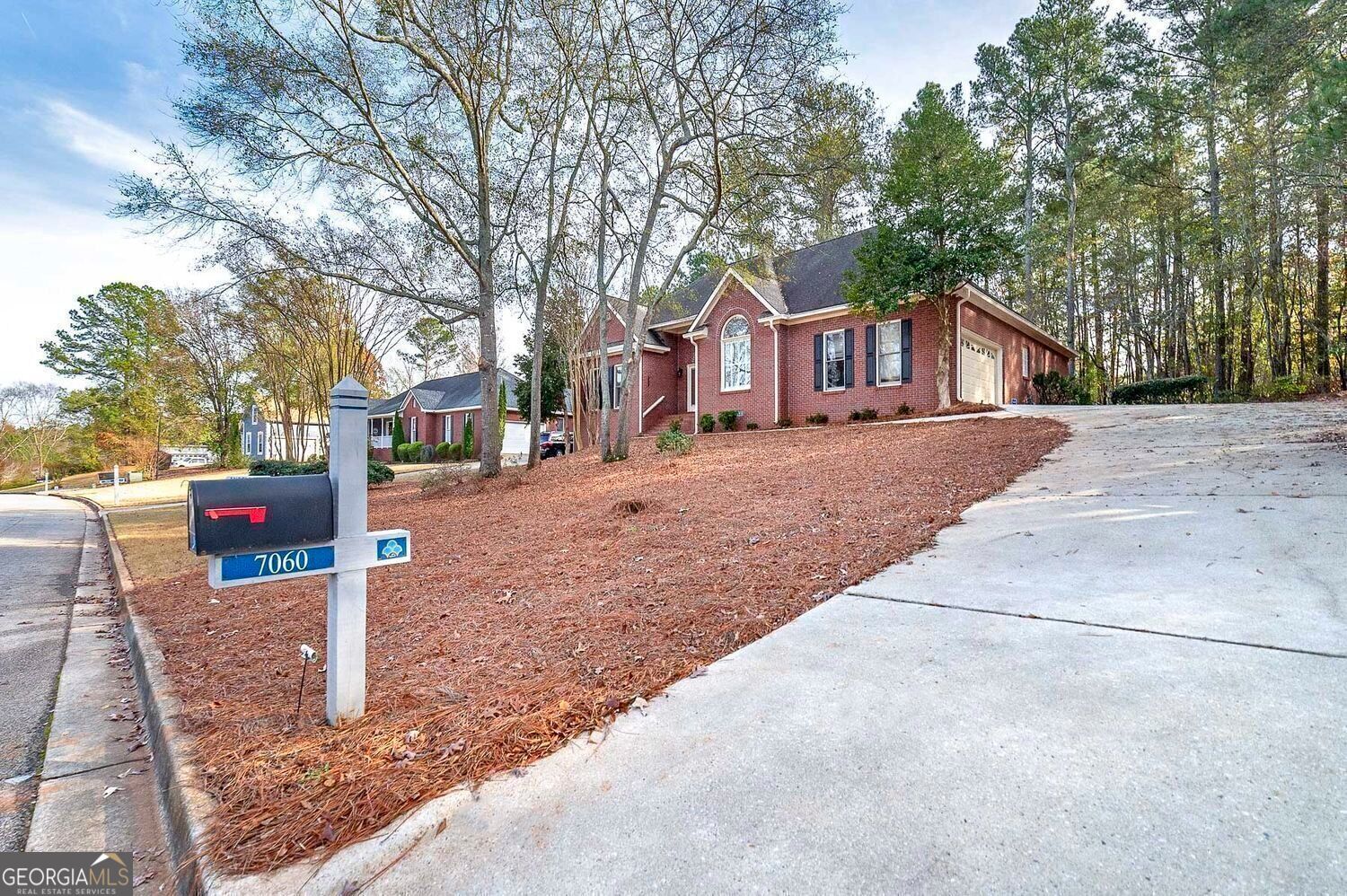 7060 Havenridge Way Property Photo 5