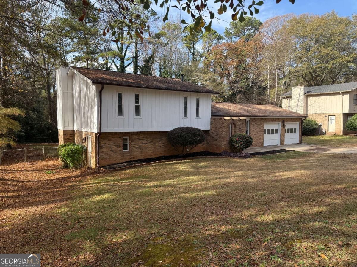 7719 Glen Devon Road Property Photo 4