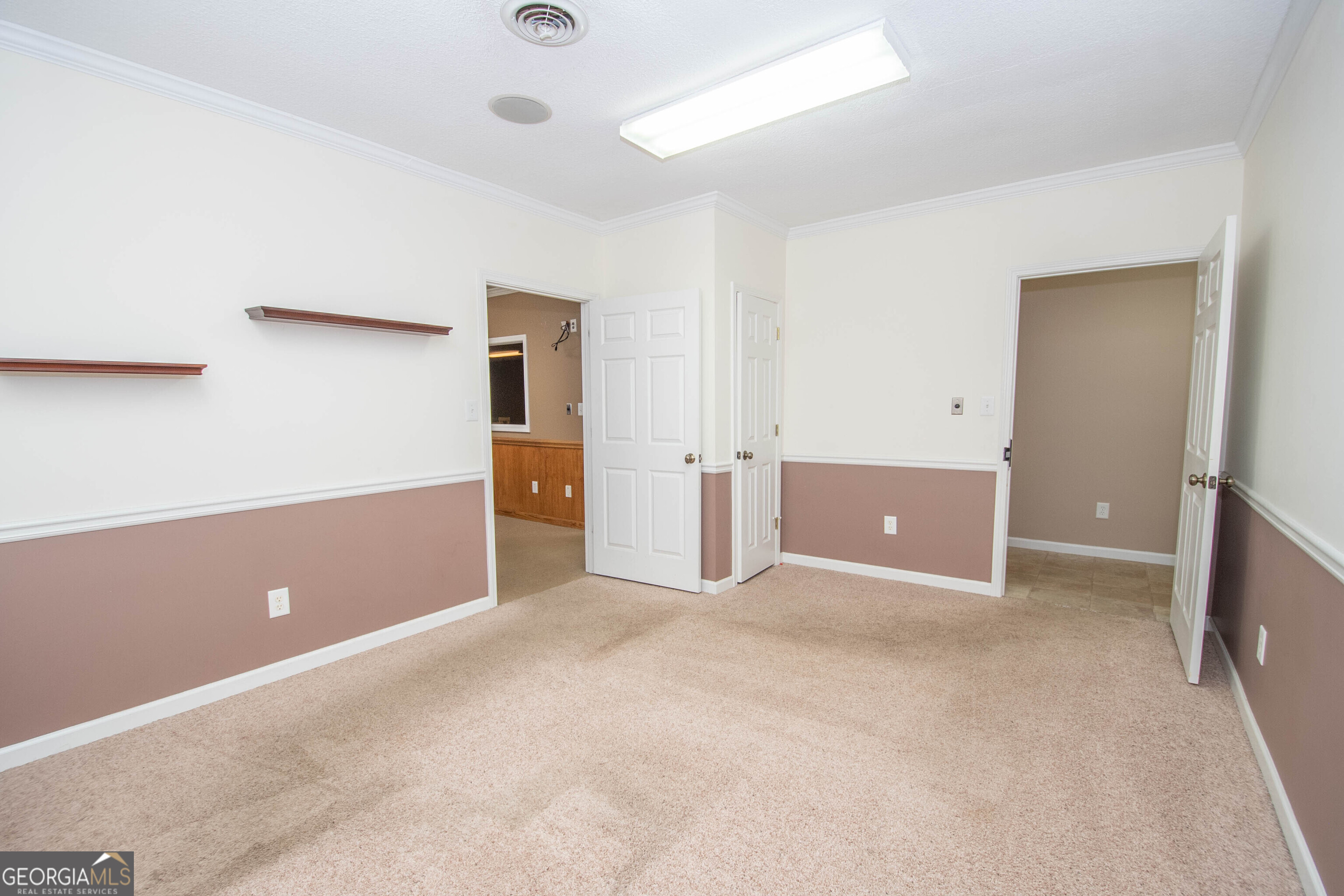 2954 N Expressway Property Photo 9