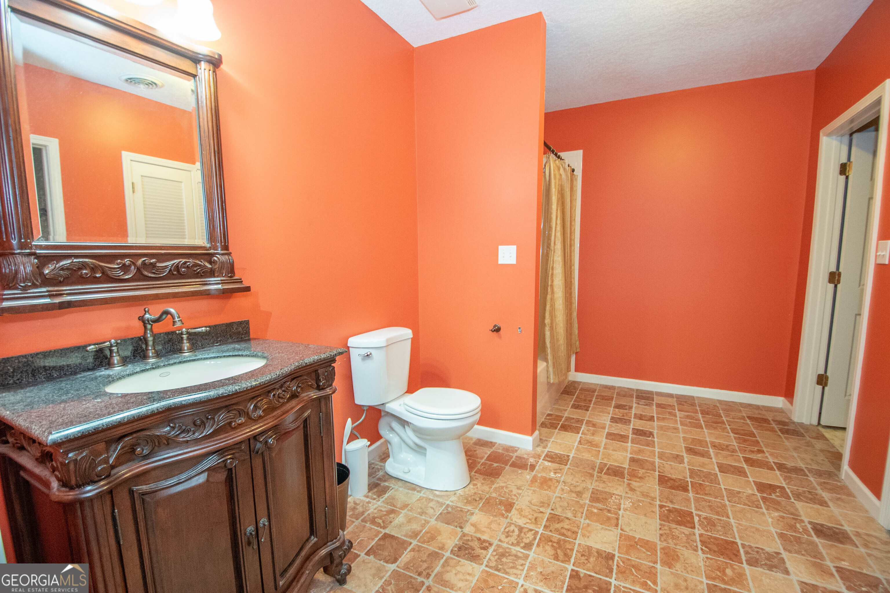 2954 N Expressway Property Photo 11