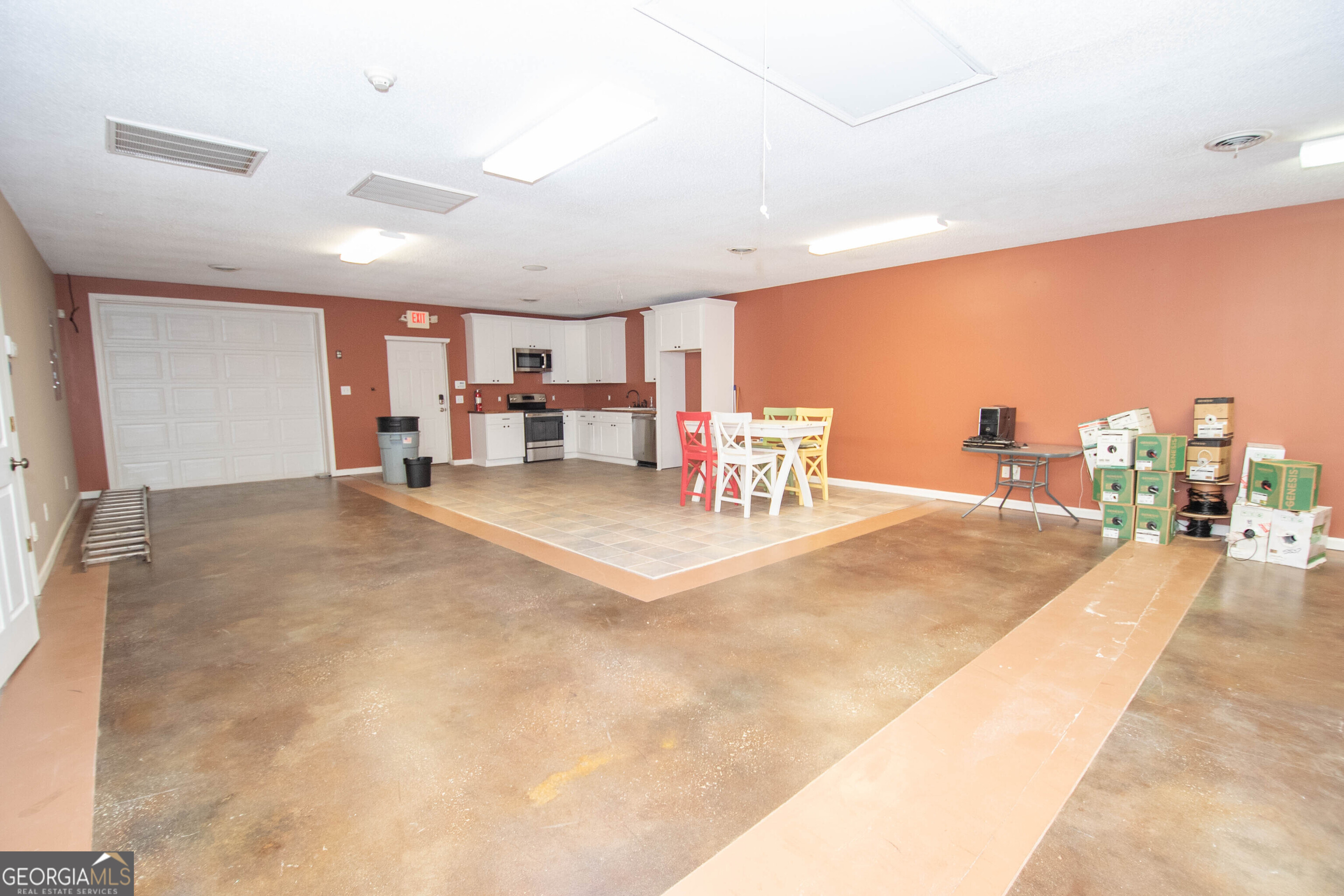 2954 N Expressway Property Photo 14