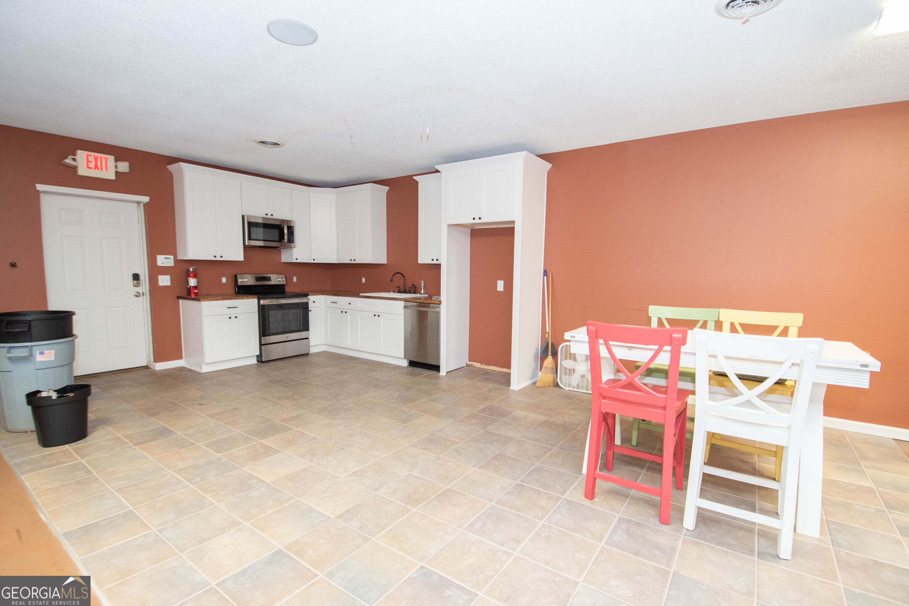 2954 N Expressway Property Photo 15