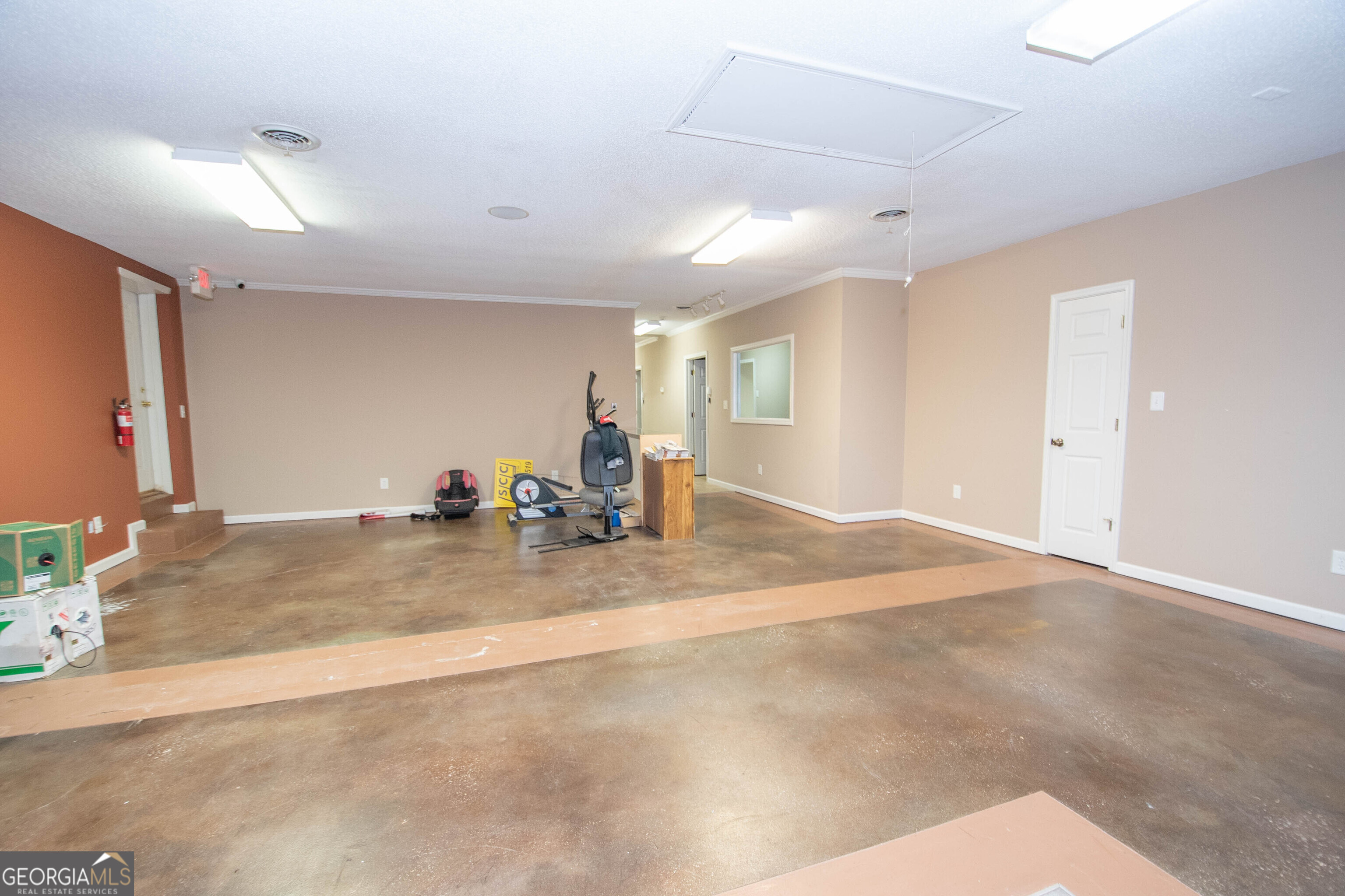 2954 N Expressway Property Photo 18