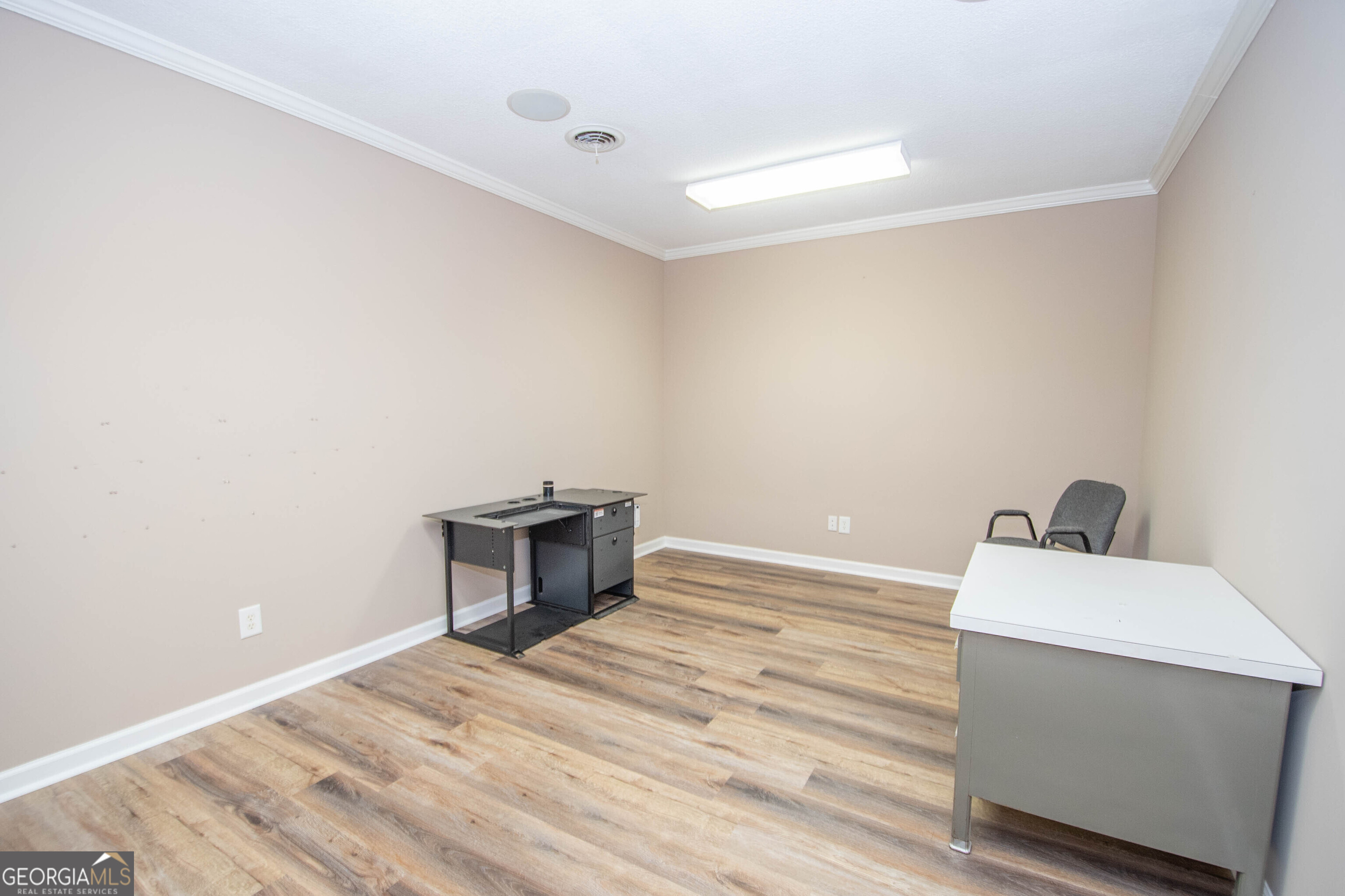 2954 N Expressway Property Photo 19
