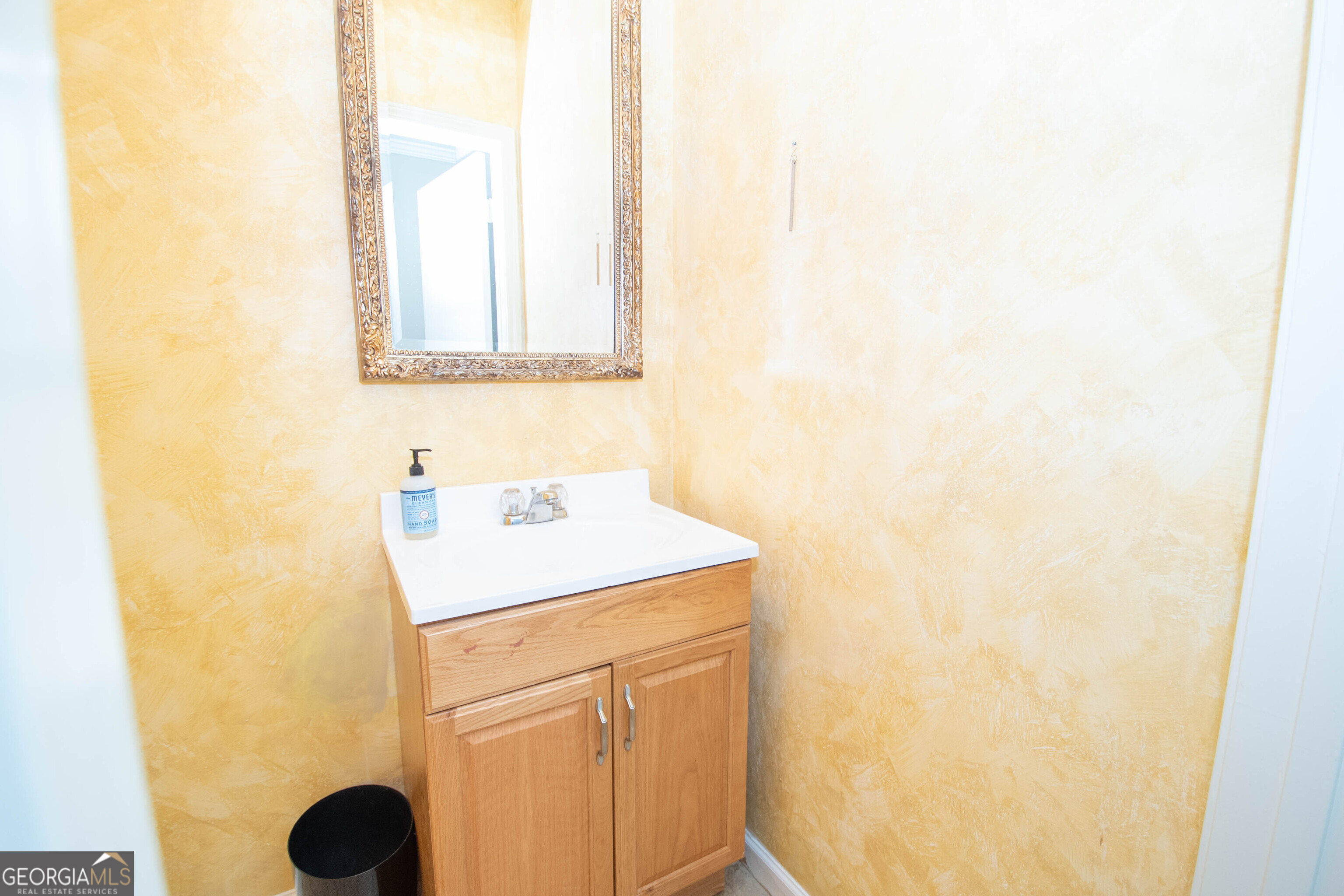 2954 N Expressway Property Photo 22