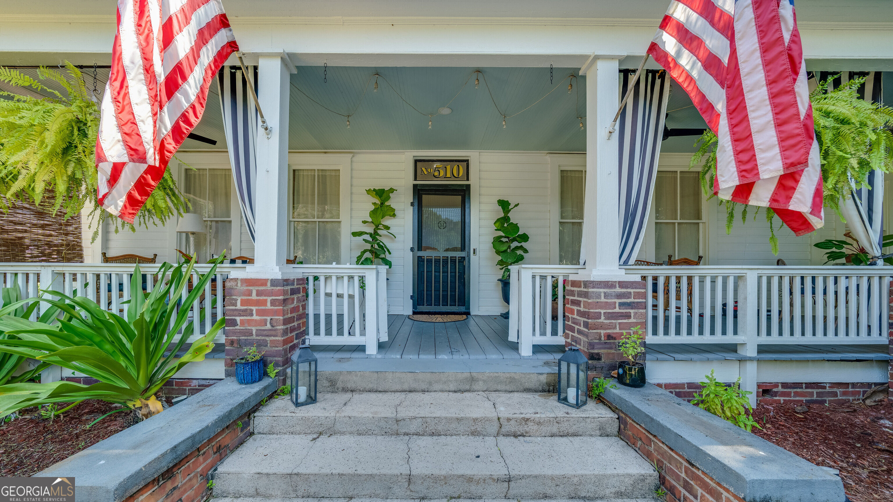 510 Young Street Property Photo 7