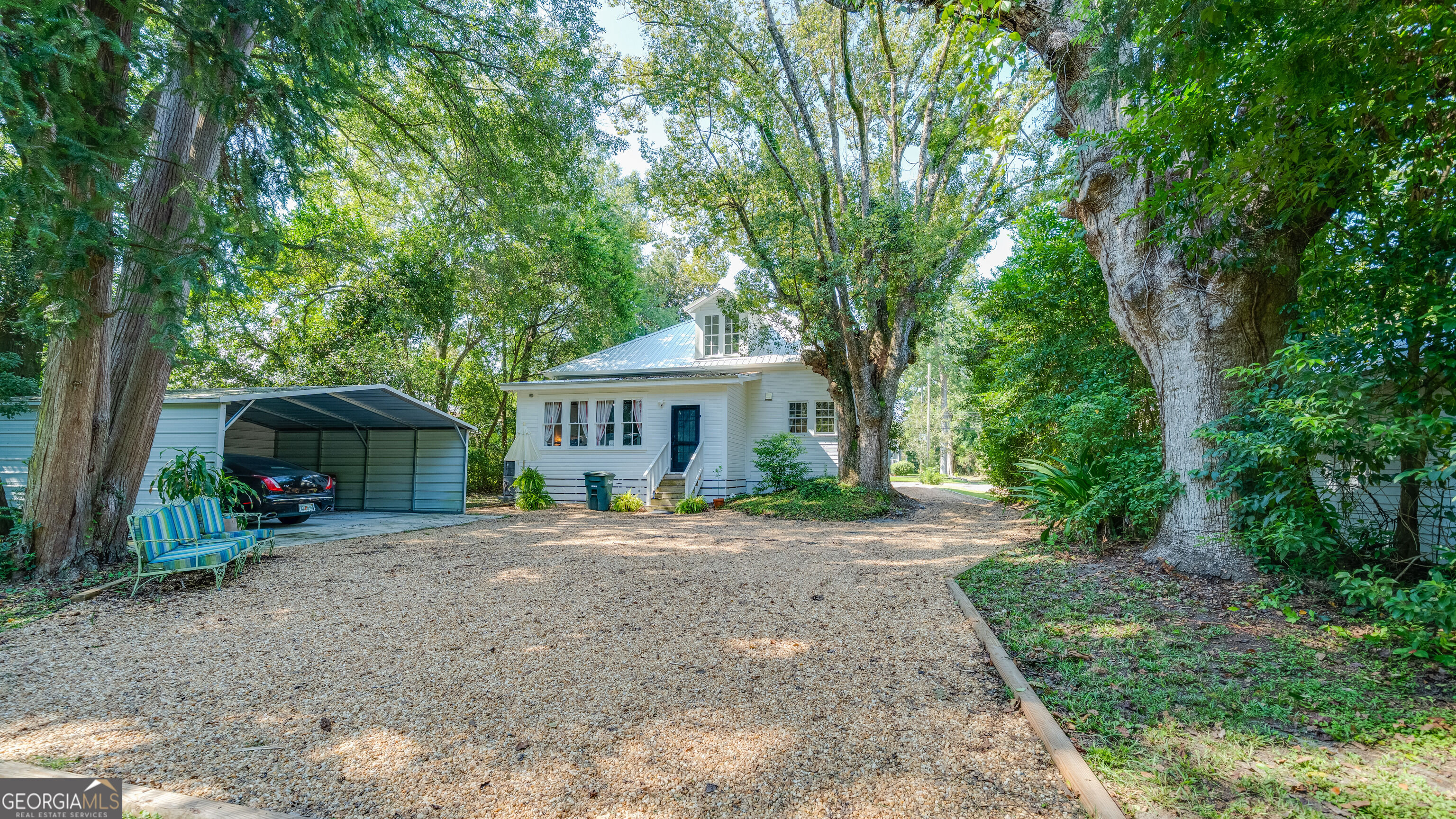 510 Young Street Property Photo 38