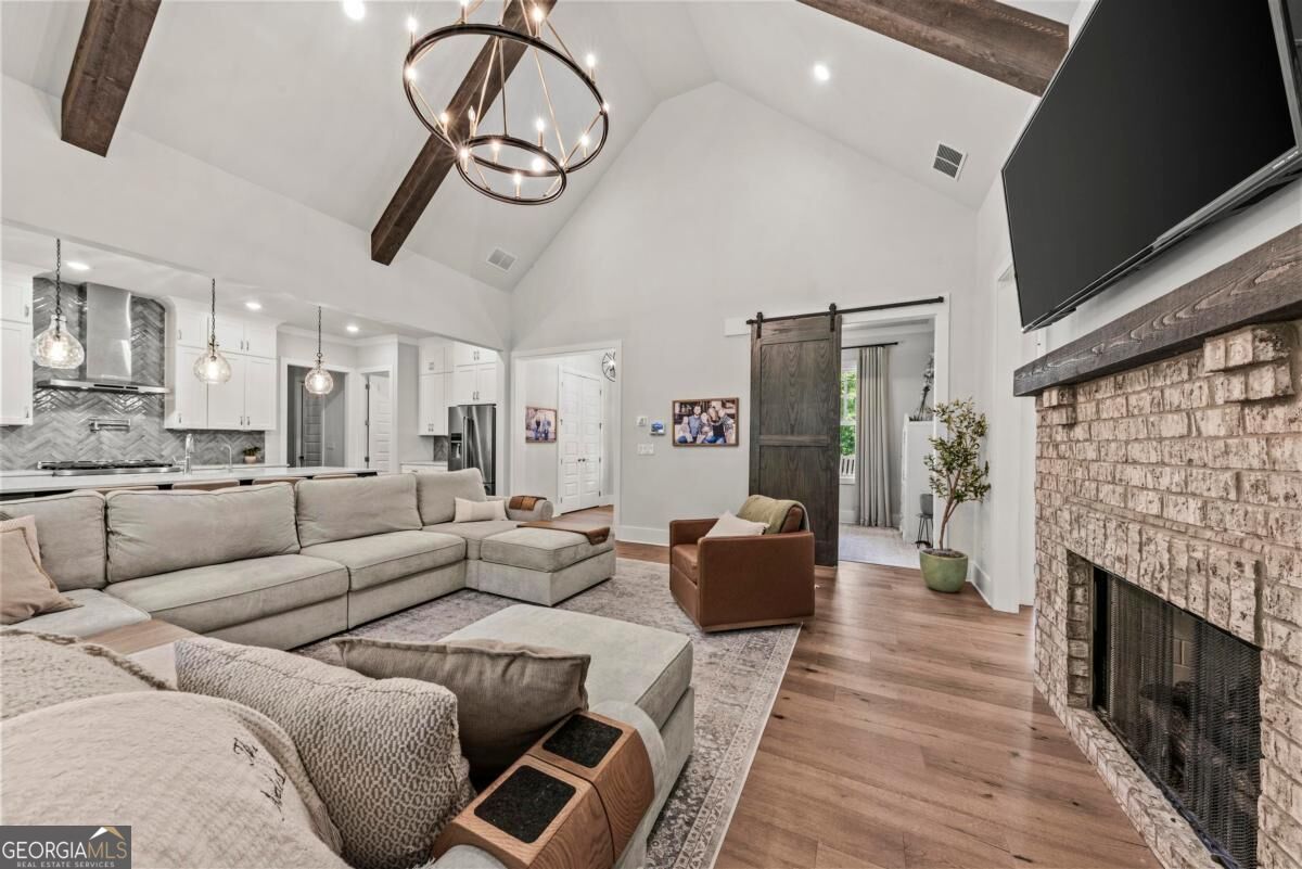 1011 Peachtree Court Property Photo 12