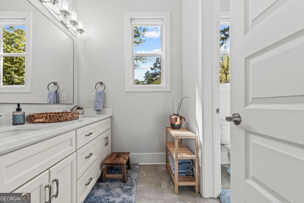 1011 Peachtree Court Property Photo 16