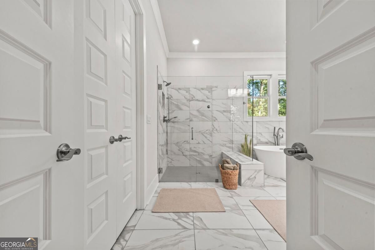 1011 Peachtree Court Property Photo 32