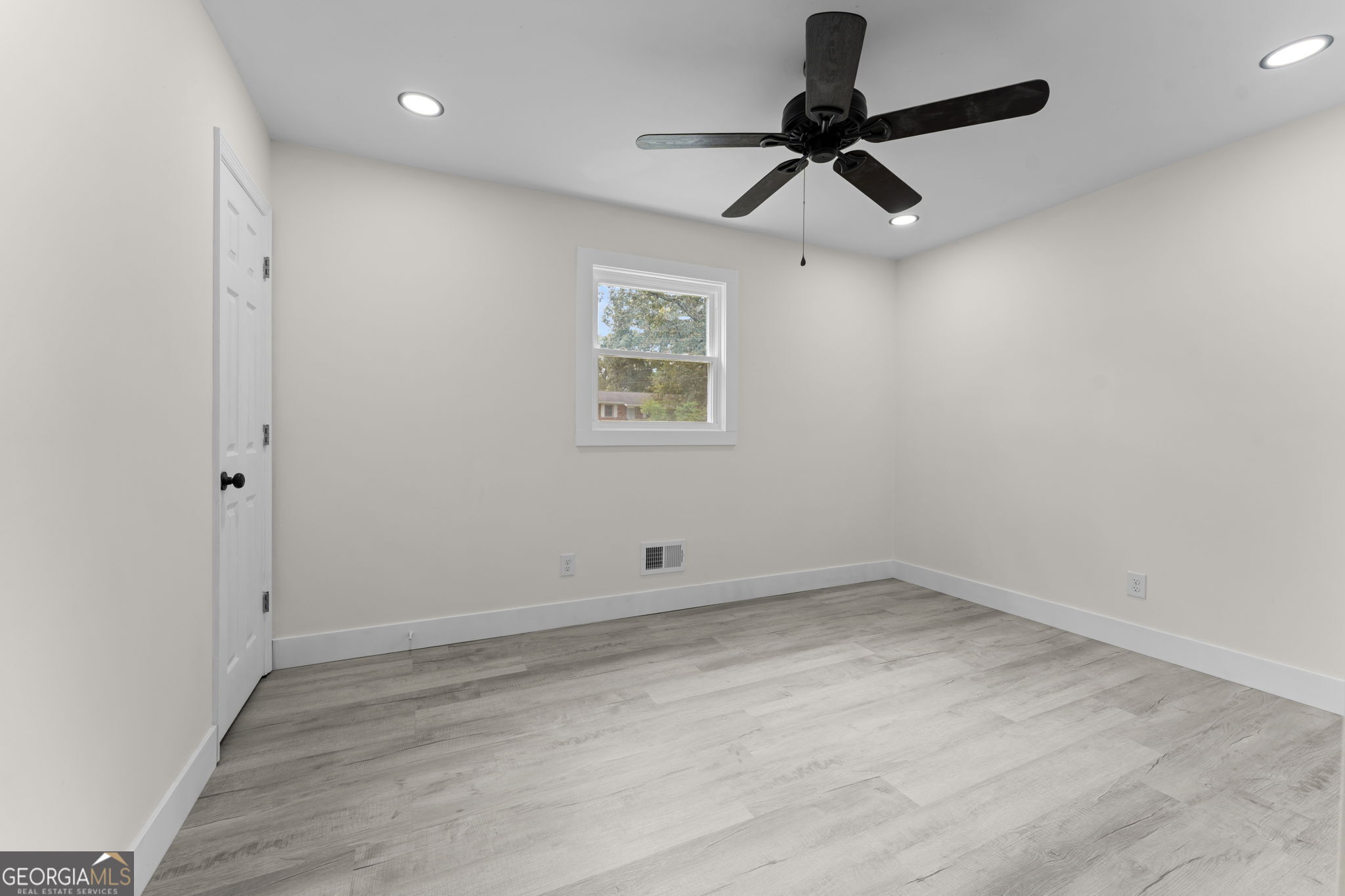 504 Ashby Way Property Photo 31