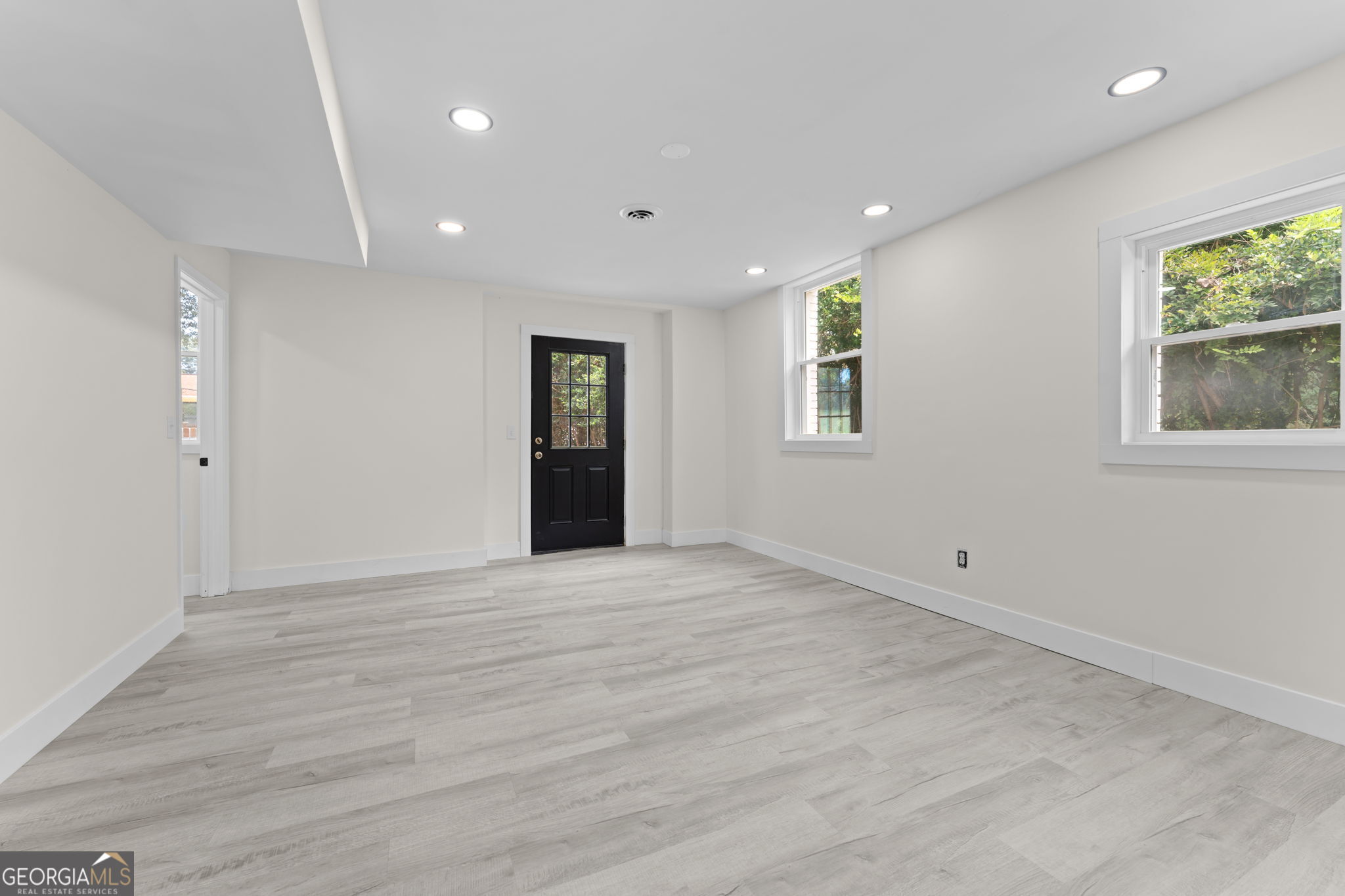 504 Ashby Way Property Photo 38