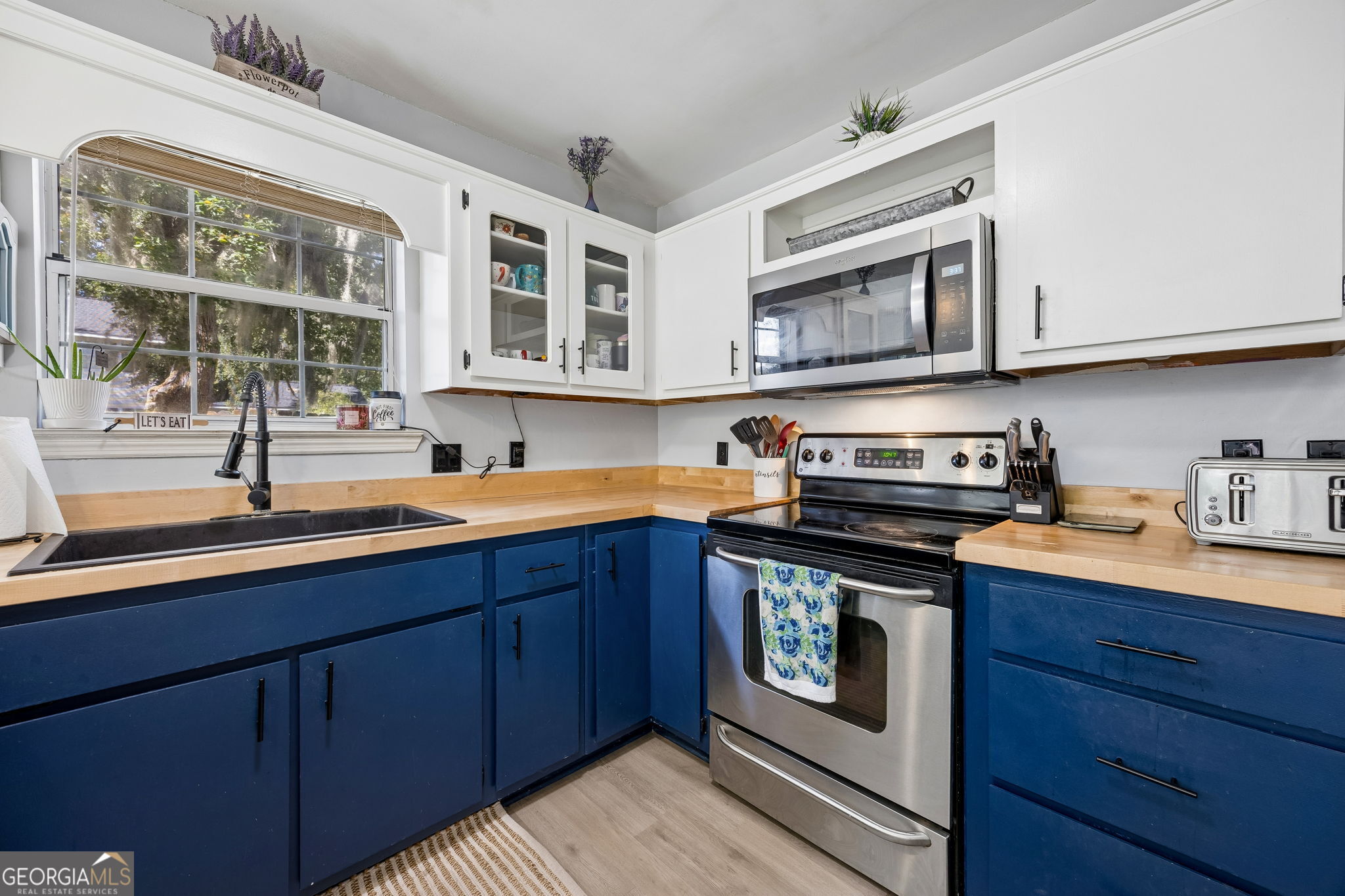 300 Bayard Court Property Photo 12