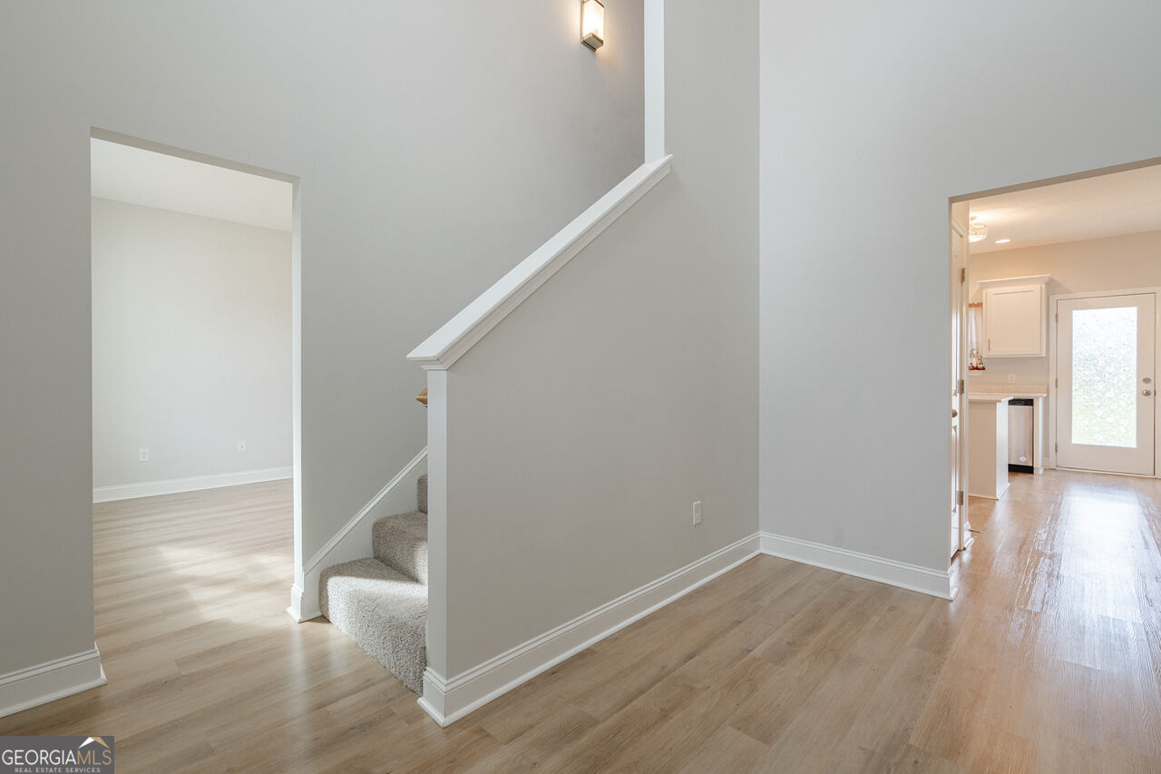 446 Mcclelland Road Ne Property Photo 4