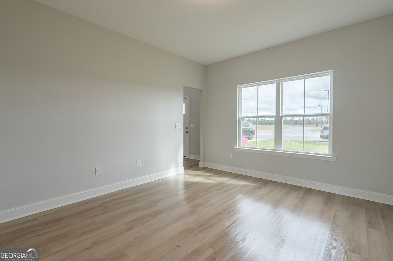 446 Mcclelland Road Ne Property Photo 7