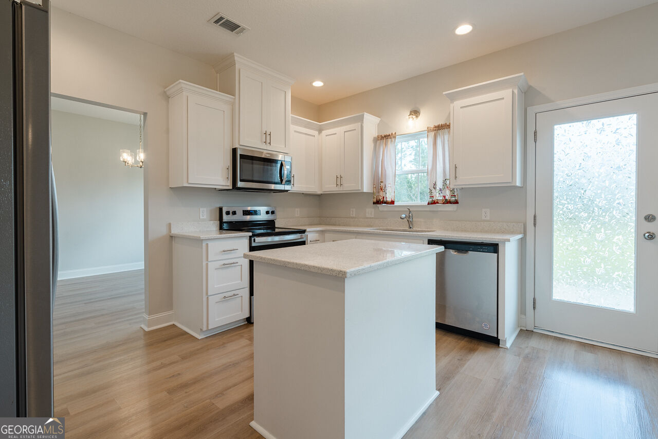 446 Mcclelland Road Ne Property Photo 15