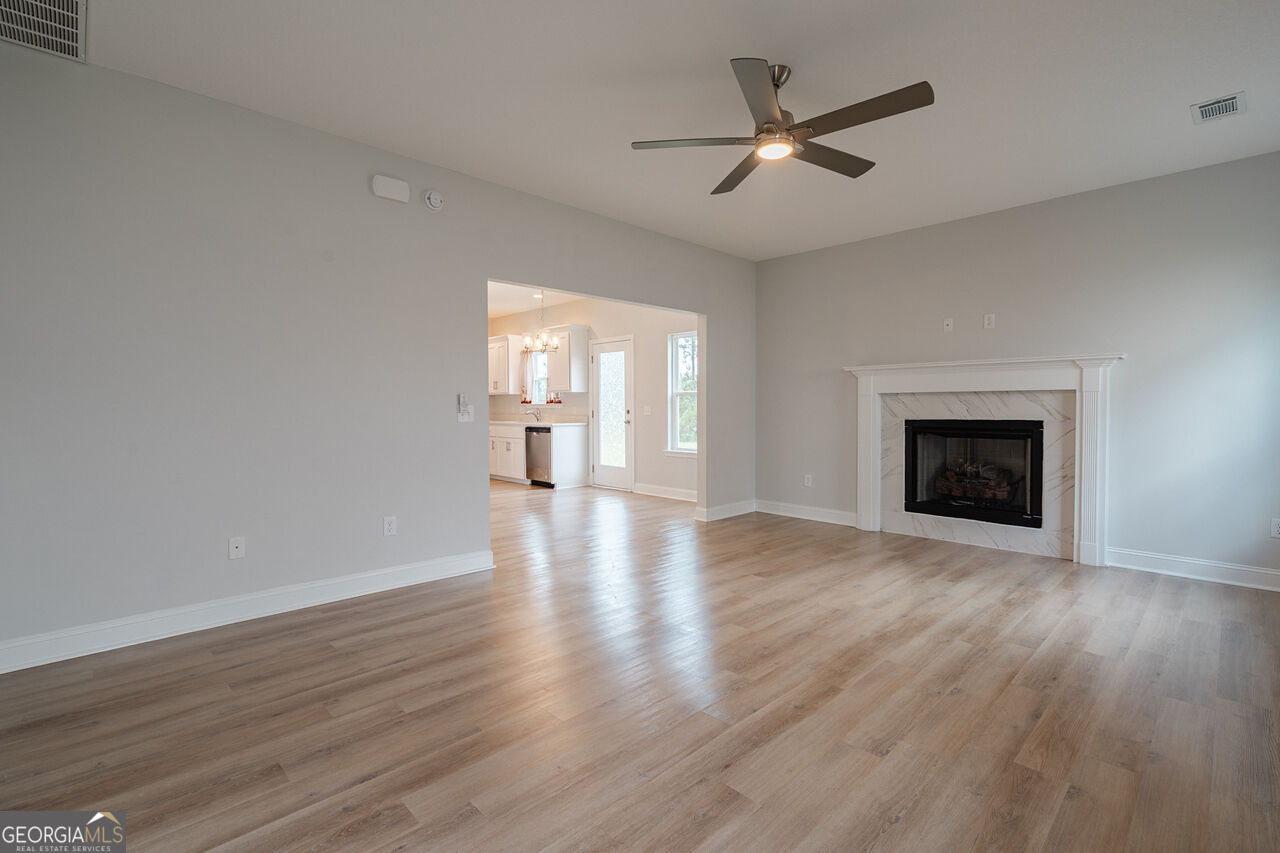 446 Mcclelland Road Ne Property Photo 28