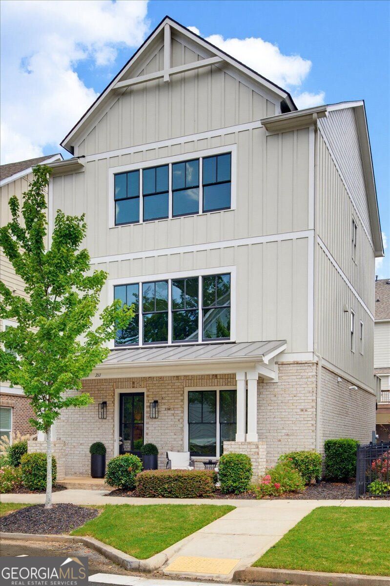 211 Highland Park Point Property Photo 1