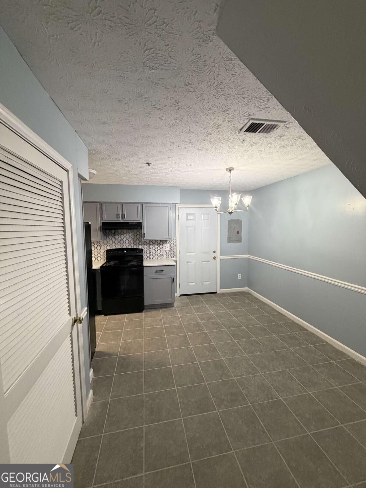 2630 Evans Mill Drive Property Photo 3